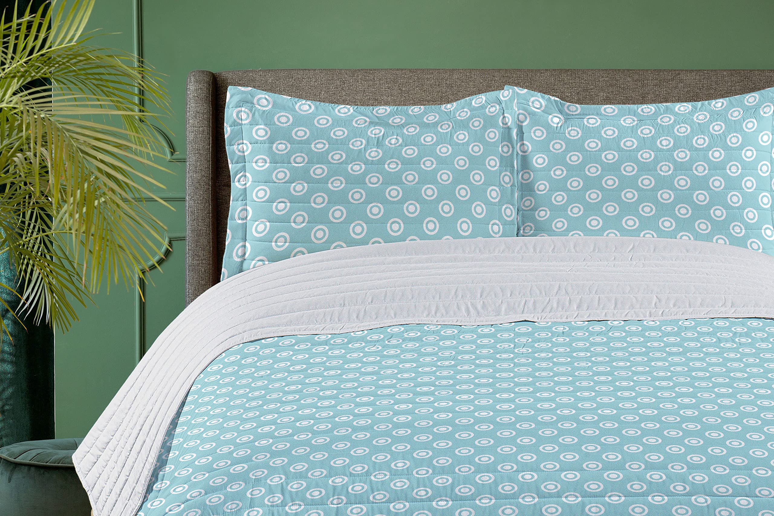 Ambesonne Abstract Microfiber Bedspread Set - King Size Pale Blue & White Circles Polka Dots Design | Soft Retro Style Bedding with Comforter & Pillow Shams | Perfect for Master Bedroom, Guest Room & Bohemian Home Decor
