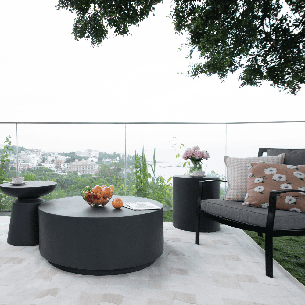 Modern Outdoor Concrete Side Table - Durable & Weather-Resistant Patio Furniture for Garden, Poolside, or Balcony Decor