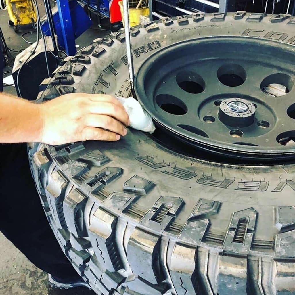 **ECO Balance 14-EB12 Centrifugal Force Tire/Wheel Balancing Beads – 12 Pack (14oz Each) for Off-Road Vehicles & Light Duty Trucks – Includes 12 Valve Caps & Cores – Perfect for Smooth Rides on Rough Terrains**