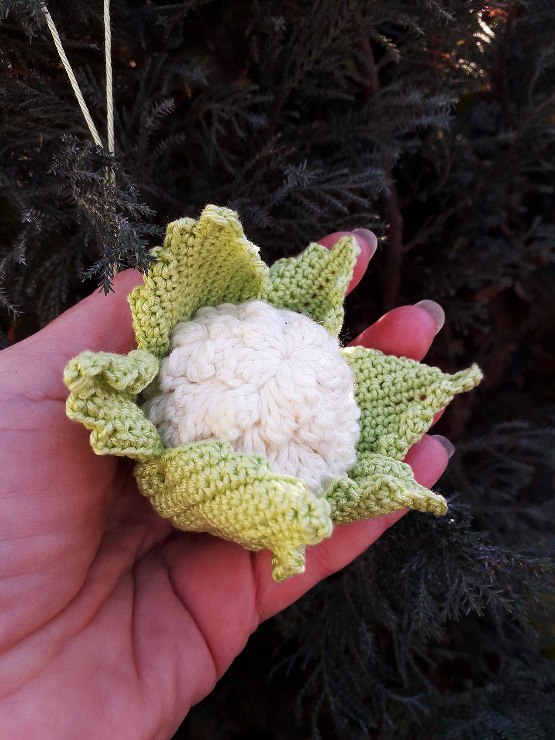 Handmade Crochet Cauliflower Christmas Tree Ornament - Eco-Friendly Green Holiday Decor for Xmas Tree, Home, Party & Gift Giving