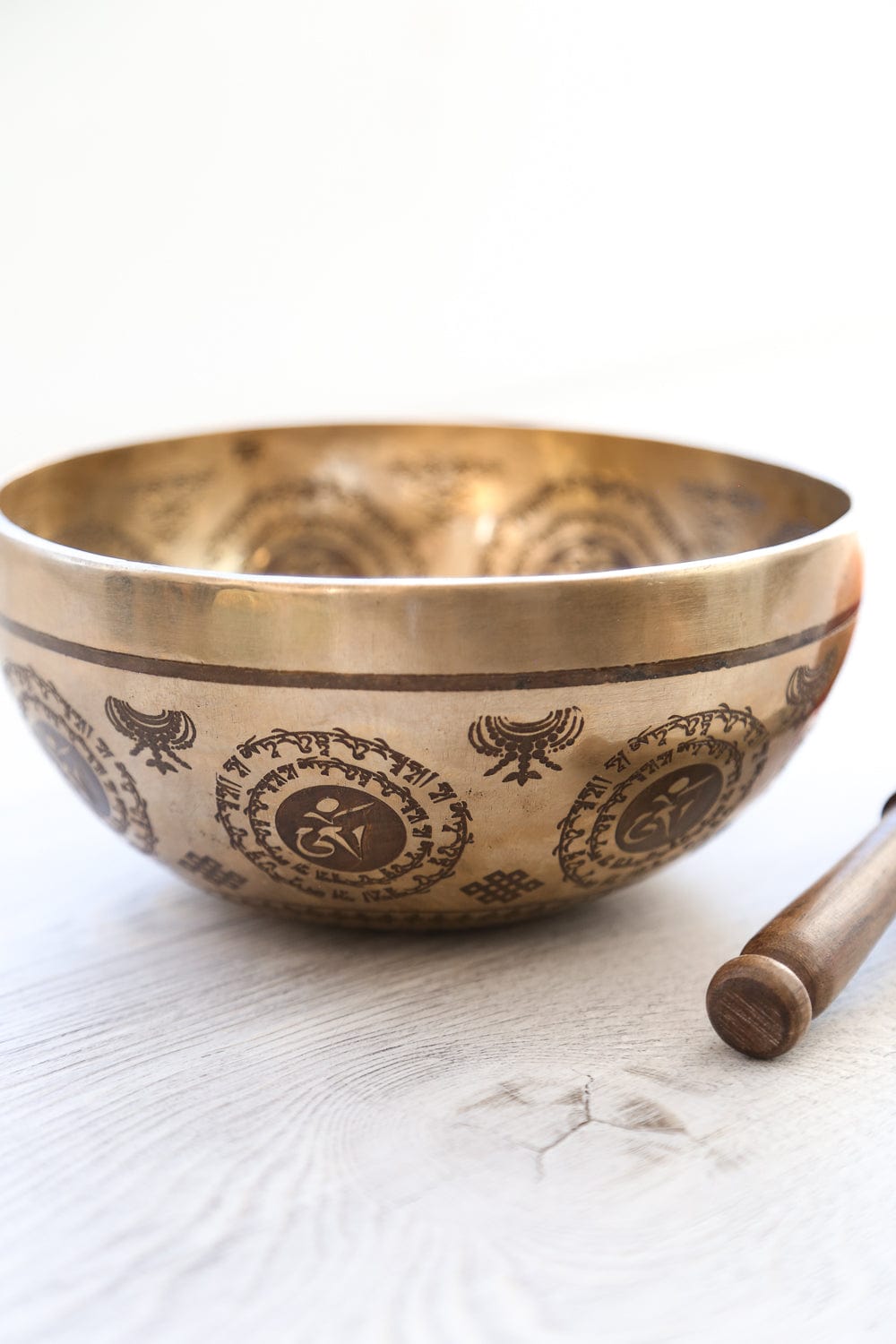 Green Tara Goddess Singing Bowl - Tibetan Meditation Bowl for Healing, Yoga & Spiritual Practice - Perfect for Mindfulness, Sound Therapy & Home Decor