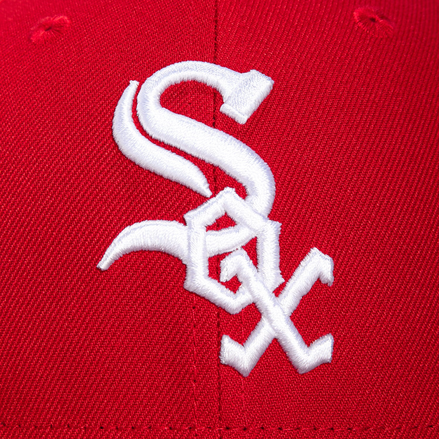 New Era 59Fifty Chicago White Sox 2005 World Series Patch Snapback Hat - Red & White - Official MLB Licensed Baseball Cap for Fans & Collectors - Perfect for Games, Tailgating & Sports Memorabilia Display
