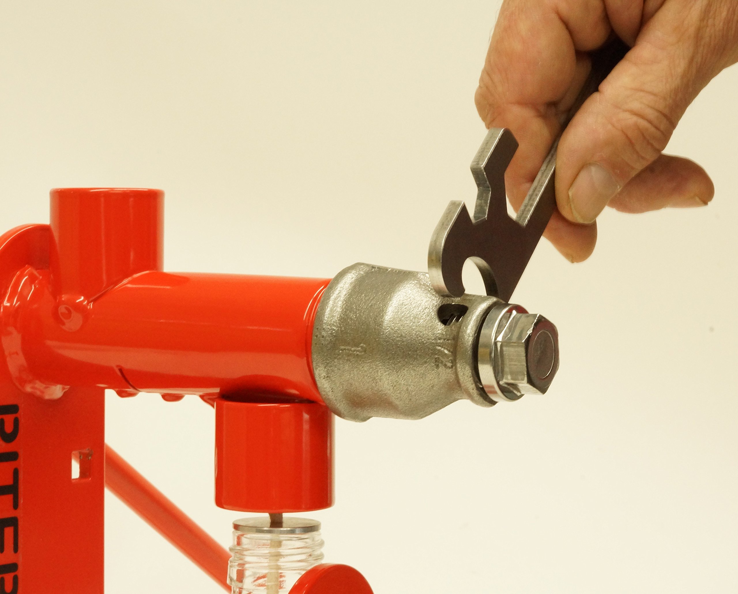 Cold Pressed Nut and Seed Oil Expeller Machine - Organic, High Efficiency for Home & Commercial Use - Perfect for Almond, Walnut, Sunflower Seed Oil Extraction