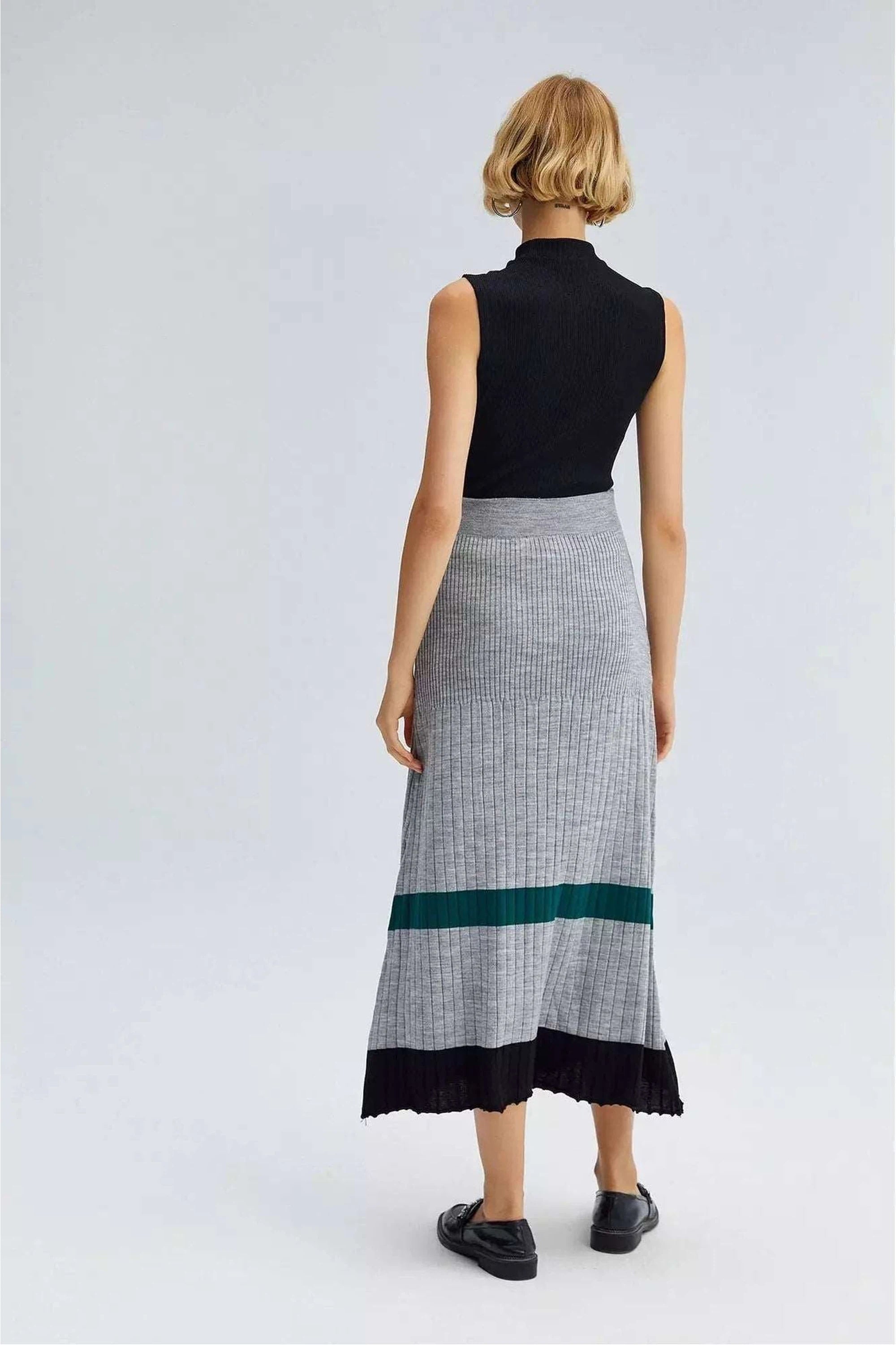 Stylish Striped Knit Skirt for Women - Comfortable & Trendy A-Line Midi Skirt - Perfect for Casual Outings, Office Wear & Date Nights