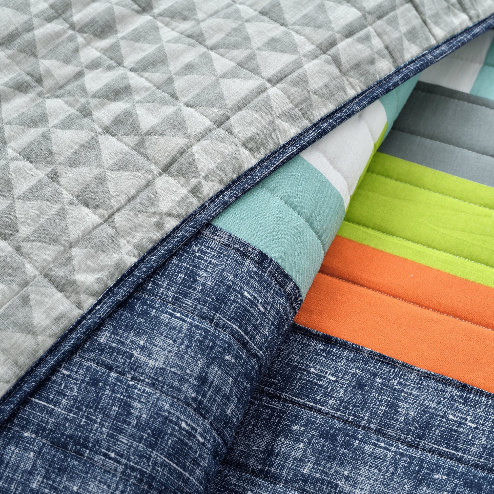 Shelly Stripe Quilt Set - Soft & Stylish Bedding Collection for Cozy Bedroom Decor | Perfect for Master Bedroom, Guest Room & Dorm Room