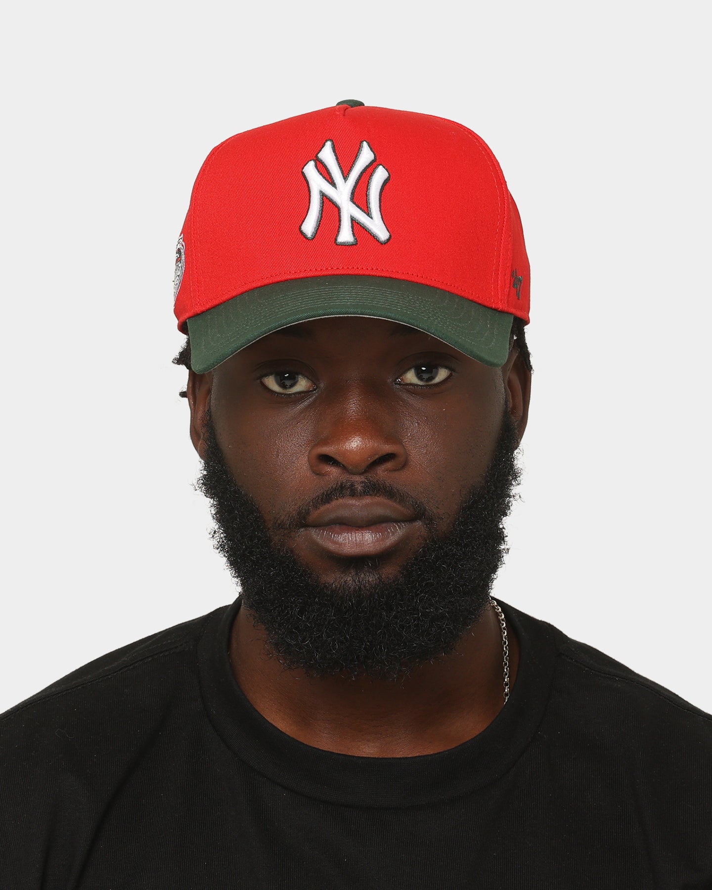 New York Yankees 'Scarlet Pines' 47 MVP DT Snapback Hat - Red & Dark Green Adjustable Baseball Cap for Men & Women - Perfect for Sports Fans, Game Day & Streetwear Fashion