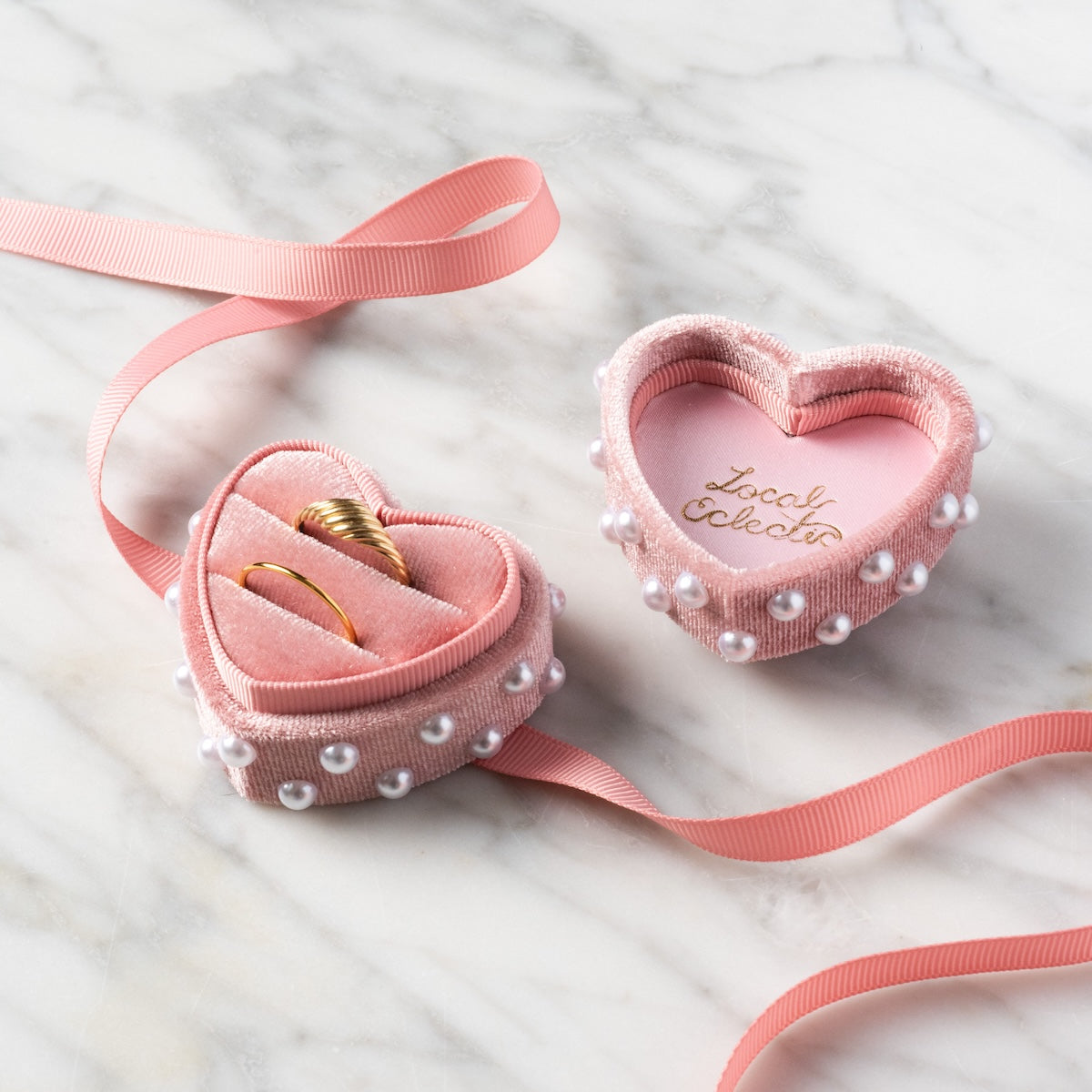Heart Shaped Velvet Jewelry Box for Rings - Elegant Pearl Wedding Ring Holder, Perfect for Engagement, Proposal & Anniversary Gifts