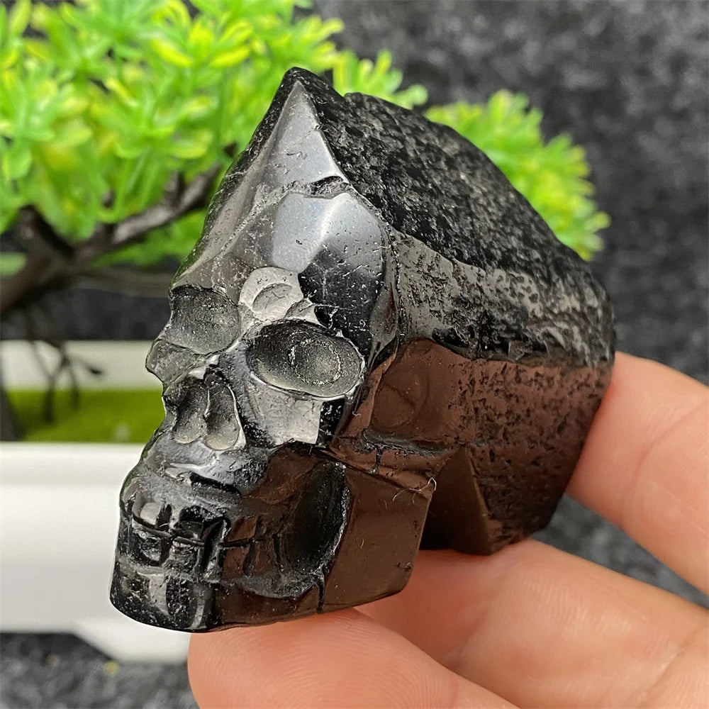 Natural Crystal Hand-Polished Carved Skull - Halloween Decor, Home Decor, Spiritual Healing Stone, Unique Holiday Gift for Collectors & Witches - Perfect for Altars, Meditation & Gothic Decorations