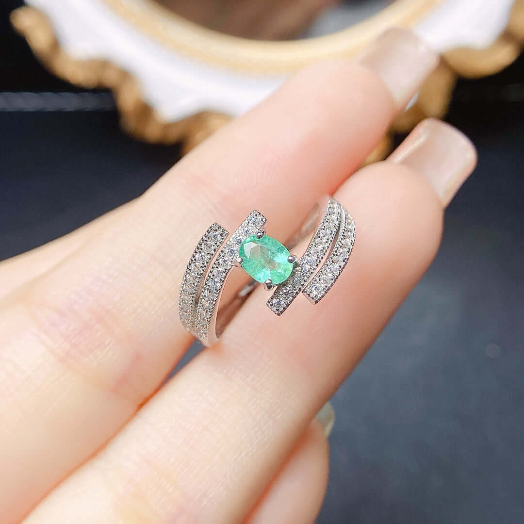 18K Platinum Emerald Statement Ring for Women - Elegant Green Gemstone Jewelry for Engagement, Wedding & Special Occasions | NS2405