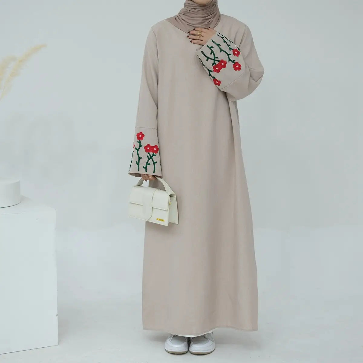 Elegant Floral Embroidery Abaya Dress for Women - Modest Islamic Fashion for Prayer, Eid & Special Occasions