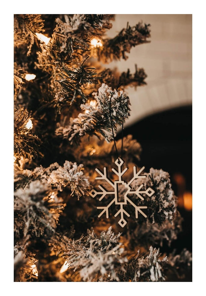 Handcrafted Huron Woodwork Manitoba Snowflake Ornament - Unique Christmas Tree Decoration for Holiday Home Decor & Gift Giving