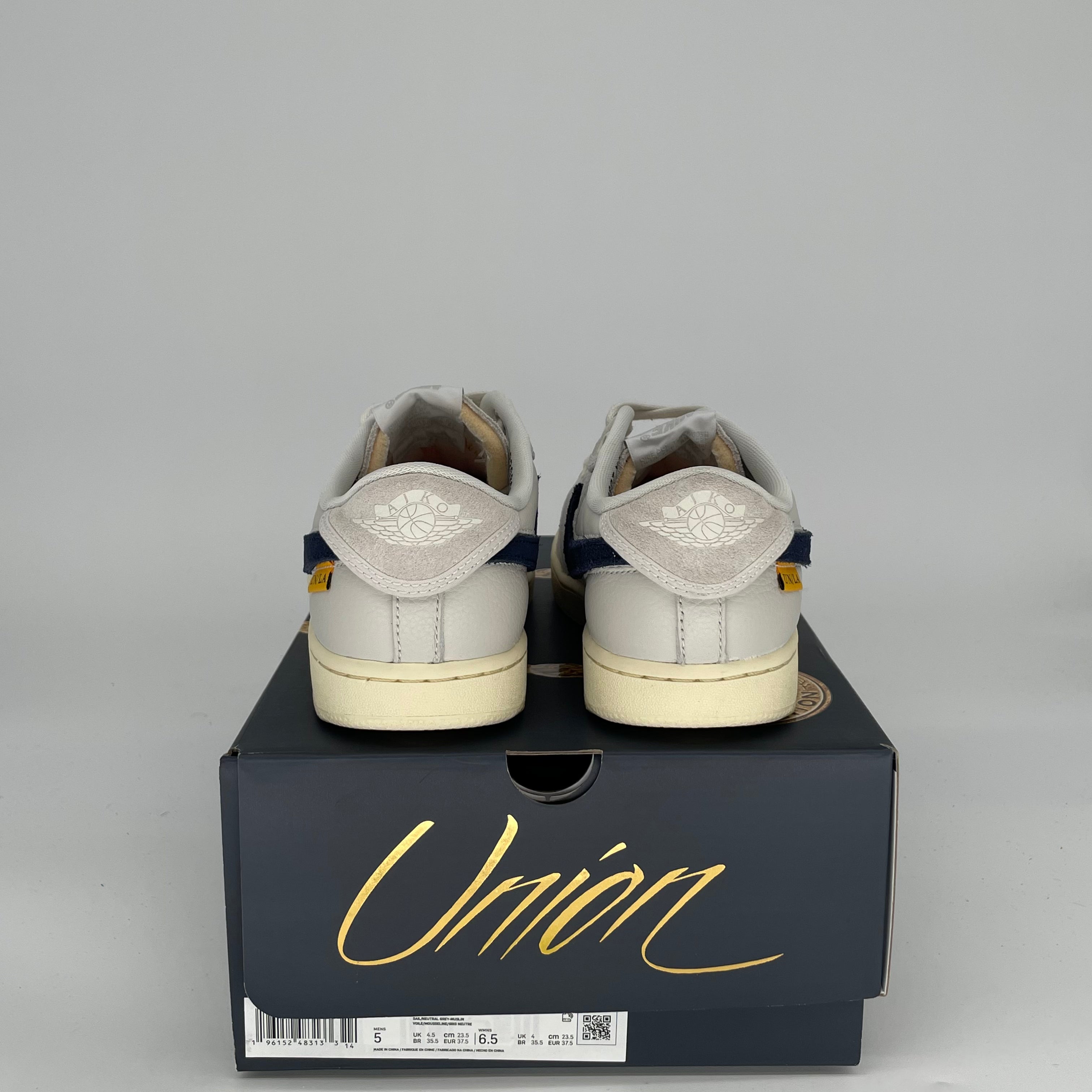 Original Title: AIR JORDAN 1 LOW AJKO UNION SAIL LEATHER SIZE 5/6.5W DZ4864 100   Optimized Title: **Air Jordan 1 Low AJKO Union Sail Leather Sneakers - Women's Size 5/6.5W (DZ4864-100) - Retro Style for Casual Wear & Street Fashion**