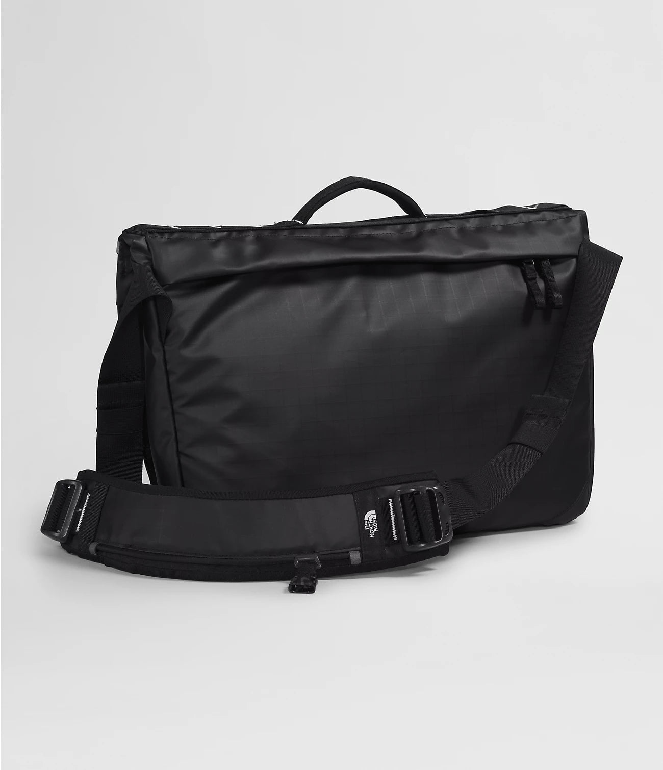 The North Face Base Camp Voyager Messenger Bag - Durable Water-Resistant Laptop Crossbody Bag for Men & Women - Perfect for Travel, Work & Outdoor Adventures