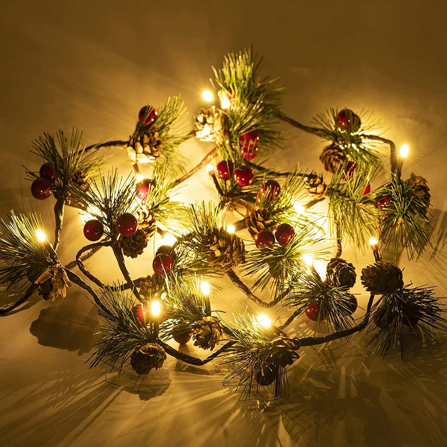 Hongyitime 7.8 FT Pine Cone String Lights with 20 LED Red Berries - Christmas Pine Cone Garland Lights for Indoor/Outdoor Holiday Decor - Perfect for Christmas Tree, Mantel, Fireplace & Party Decorations
