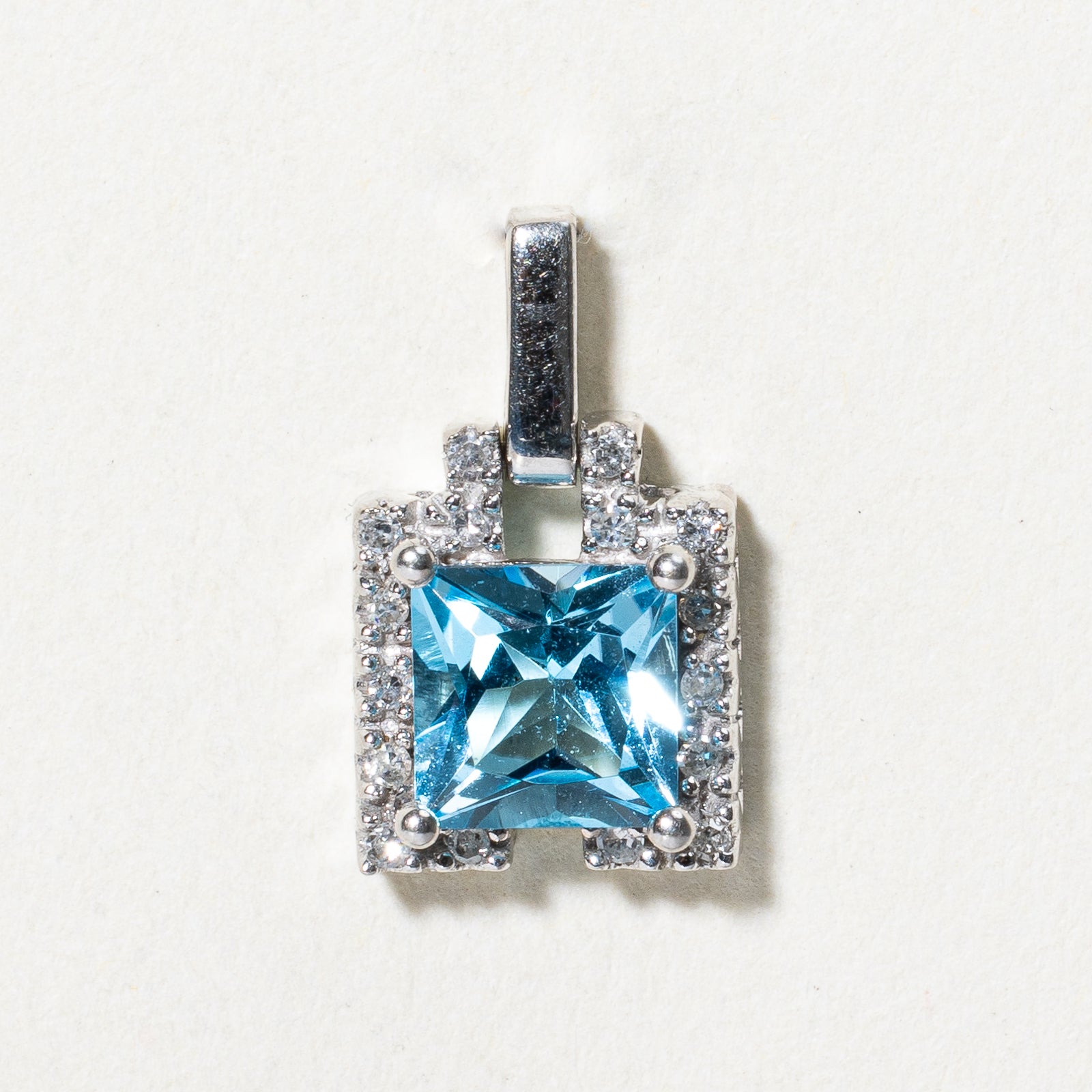 1.10ct Topaz & 0.03ct Diamond Pendant Necklace - Elegant Blue Gemstone Jewelry for Women - Perfect for Anniversary Gifts & Special Occasions