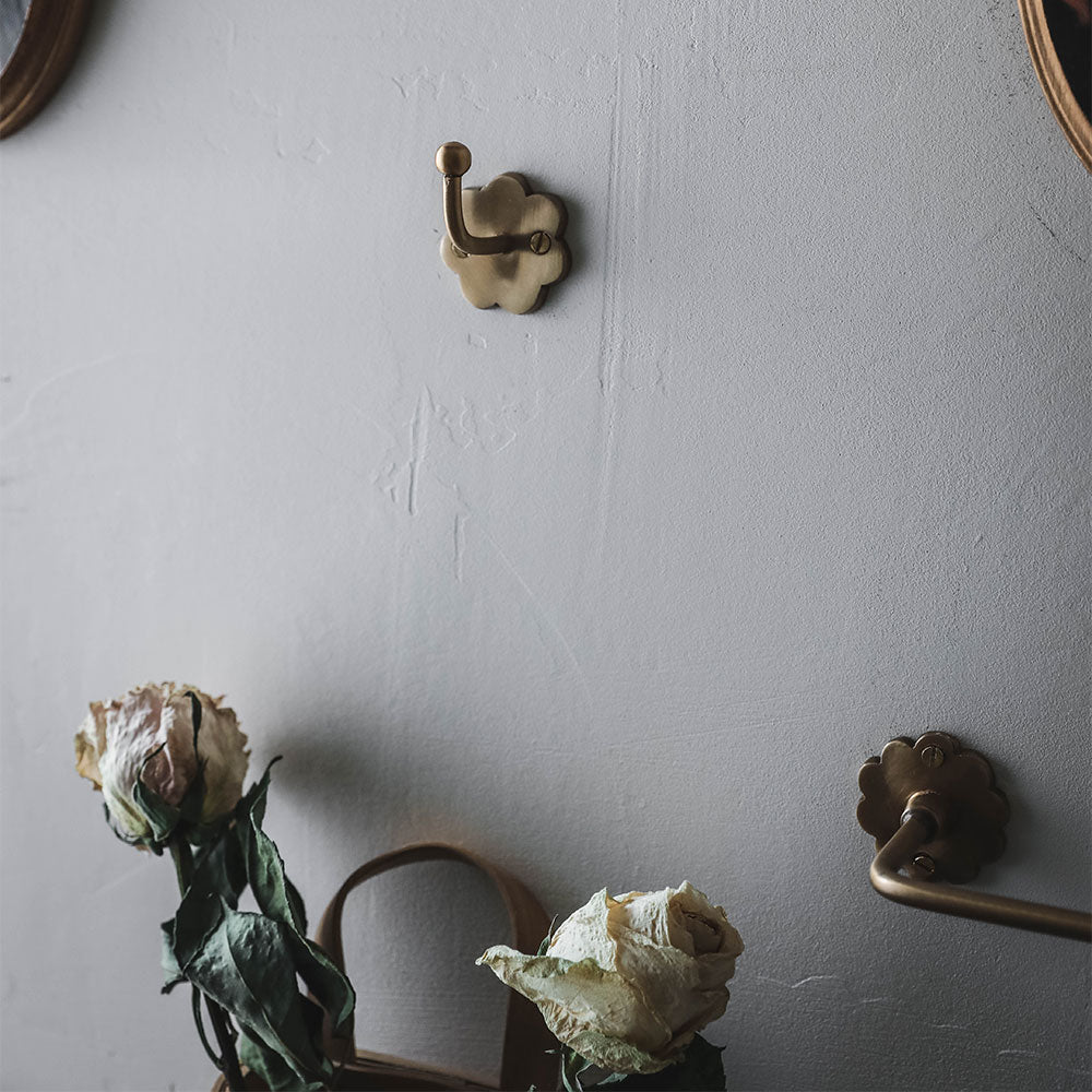 Yellowbell Hooks & Bars - Antique Brass Coat Hooks for Wall, Heavy Duty Entryway Hooks for Hats, Coats & Bags - Perfect for Hallway, Mudroom & Farmhouse Decor