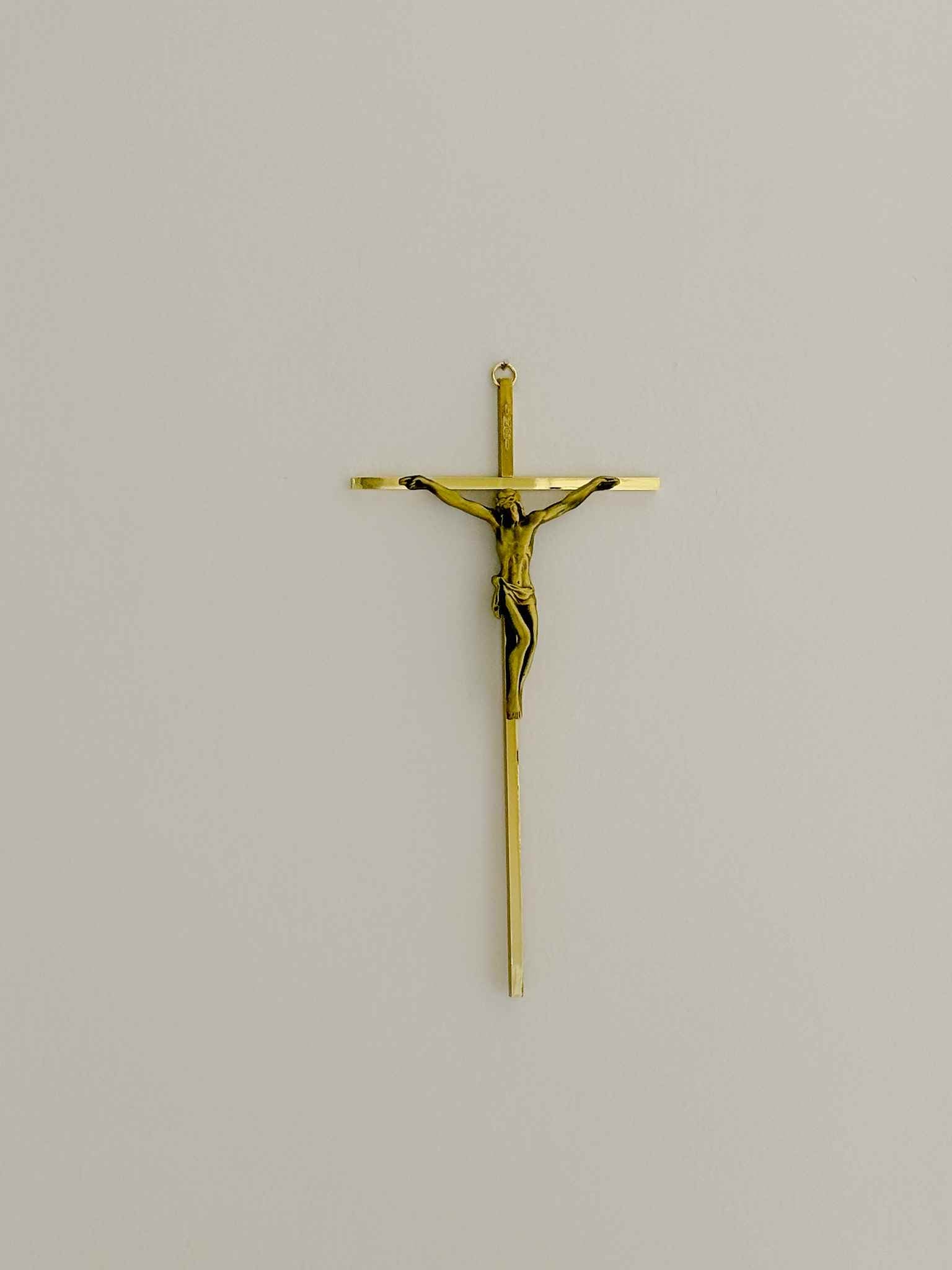 Stunning Metal Crucifix - Religious Cross Pendant for Necklace, Home Decor & Gifts - Perfect for Church, Prayer & Spiritual Protection