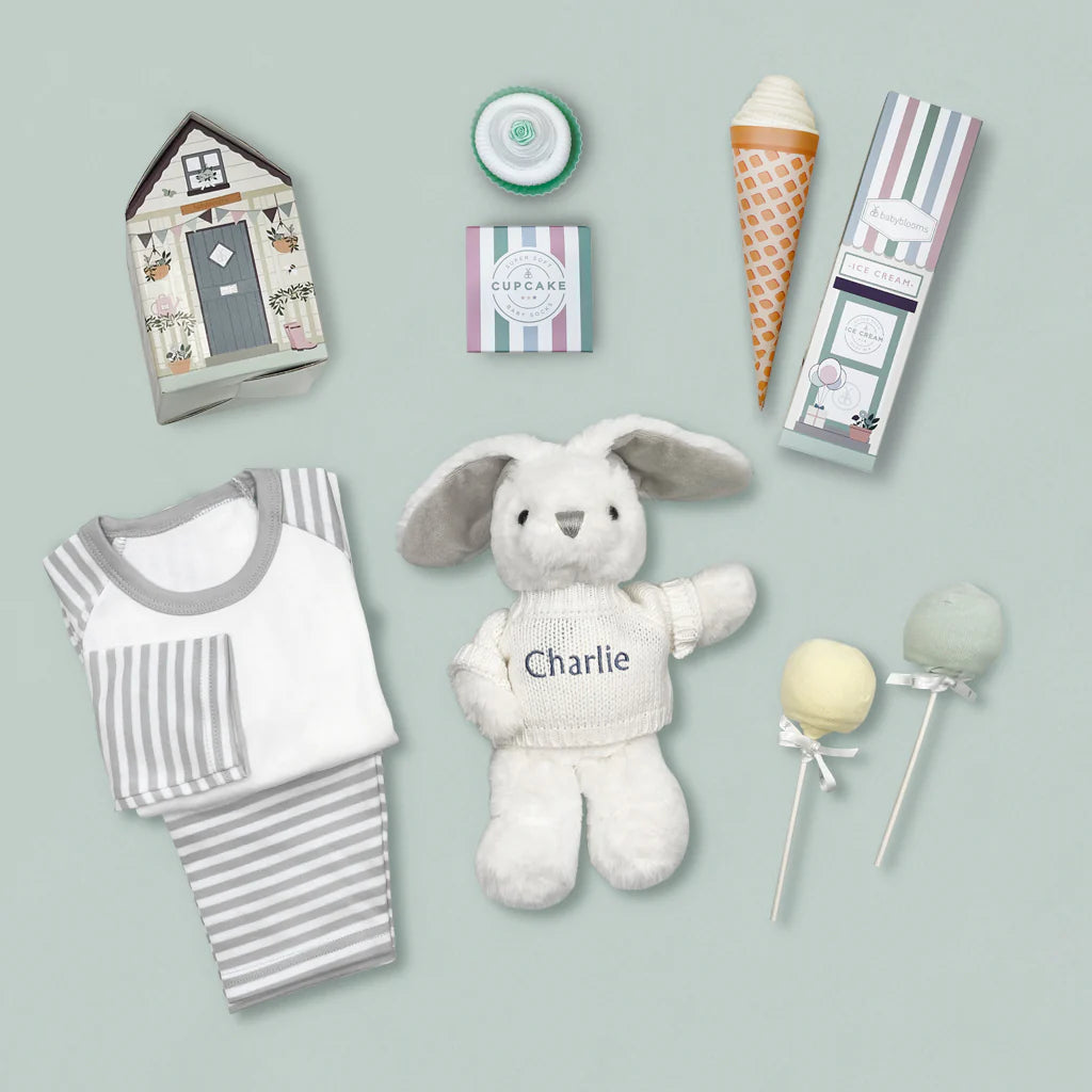 Personalized Baby Gift Set - Custom Newborn Present for Birthdays & Showers - Sweet Beginnings LBG1020 - Perfect for Baby Showers, Christenings & Welcoming New Parents