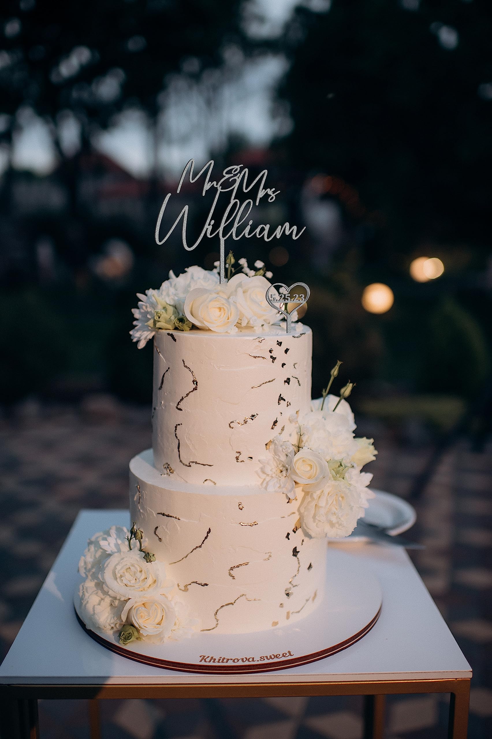 Custom Rustic Wedding Cake Topper - Personalized Mr & Mrs Script Cake Topper for Weddings - Perfect for Anniversary, Bridal Shower & Reception Decor