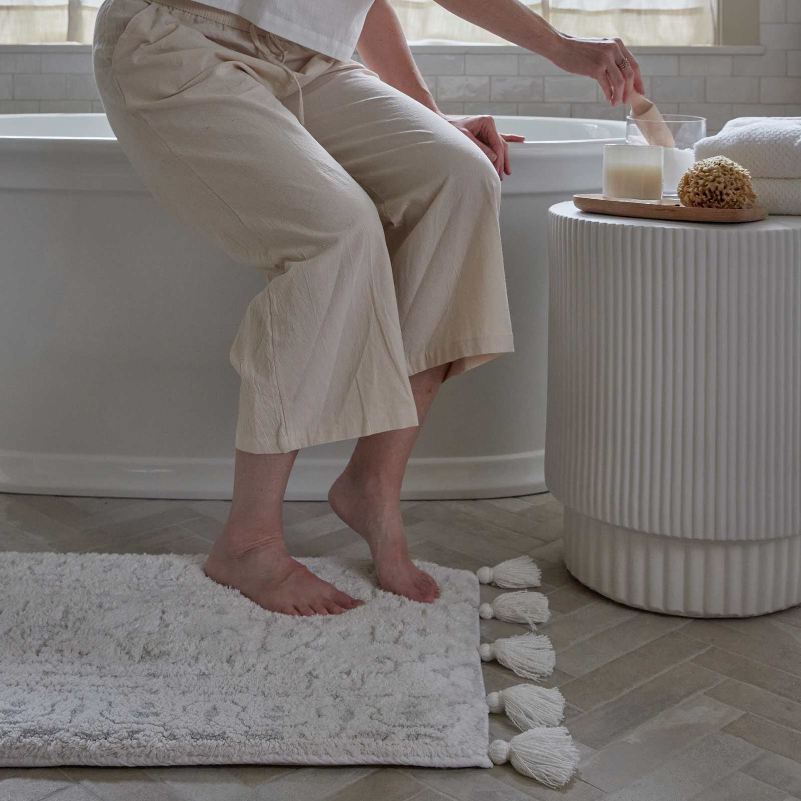 Soft Plush Bath Mat for Bathroom - Non-Slip Absorbent Memory Foam Floor Rug - Cozy Home Decor for Shower, Tub & Vanity Area (Arden Collection)