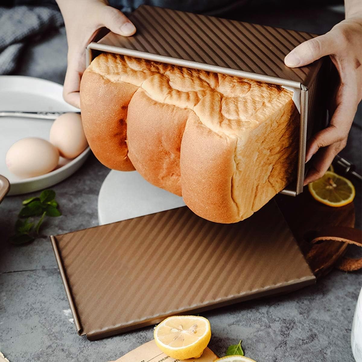 **Pullman Loaf Pan with Lid - 1 lb Non-Stick Carbon Steel Bread Pan for Oven Baking, Perfect for Homemade Sandwich Bread, Toast & Artisan Loaves (Gold)**    **Usage:** Ideal for baking sandwich bread, artisan loaves, toast, and more in your home oven.