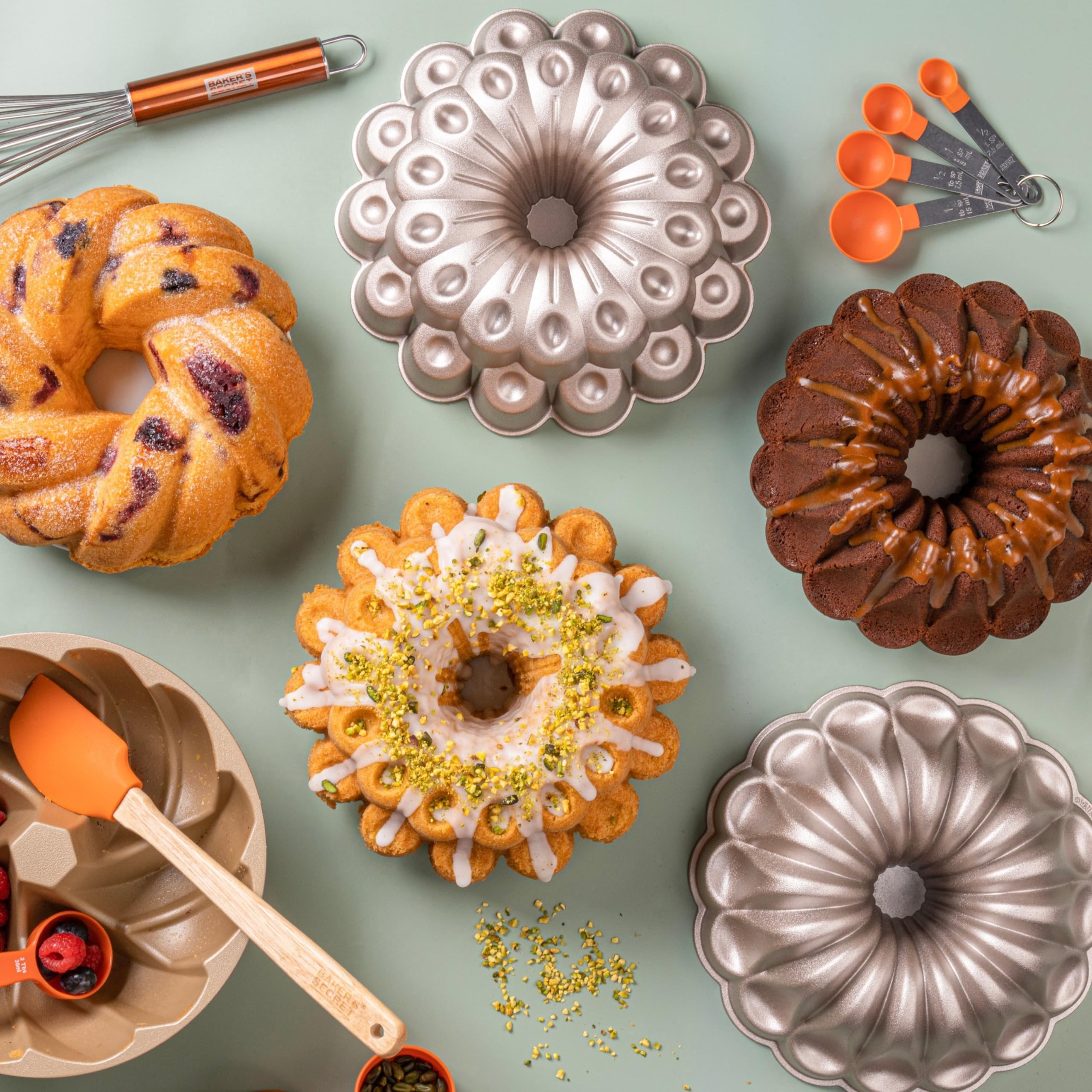 Baker's Secret Nonstick Fluted Cake Pan Set - Heavy Duty Die Cast Aluminum Bundt Pans with 2-Layer Non-Stick Coating for Easy Release - The Cast Aluminum Collection (4-Piece Mini Loaves) - Perfect for Baking Mini Cakes, Cupcakes & Desserts for Parties, Holidays & Family Gatherings