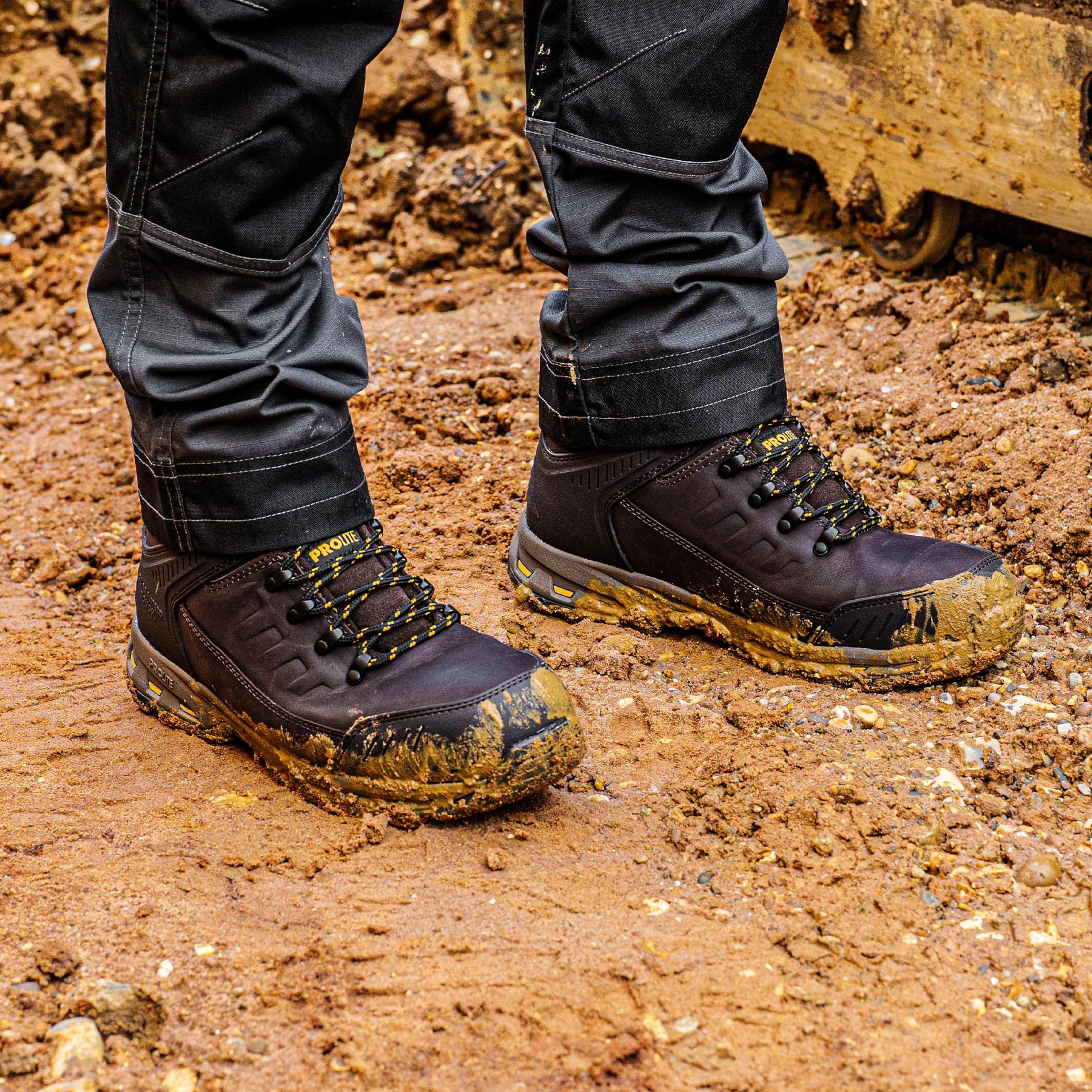**DeWalt KIRKSVILLE PRO-LITE Brown Safety Boots - Men's Work Boots with Steel Toe, Slip & Oil Resistant - Ideal for Construction, Warehouse & Industrial Work**