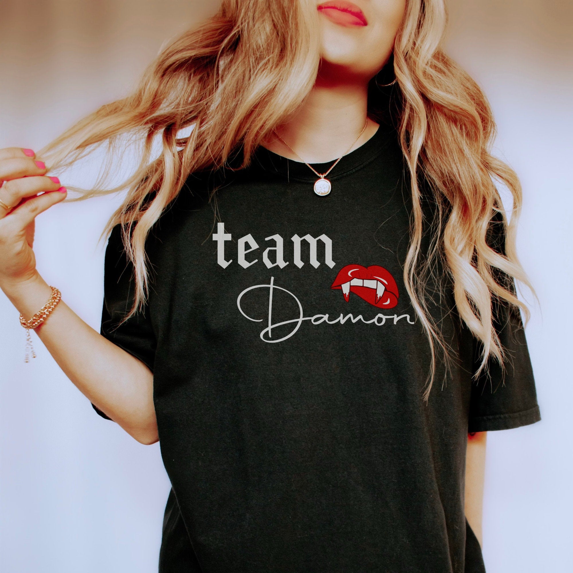 Team Damon Shirt - The Vampire Diaries TV Show Merch - Vampire Fan Gift - Damon Salvatore T-Shirt for Men & Women - Perfect for Halloween Cosplay, Fan Conventions and TVD Lovers