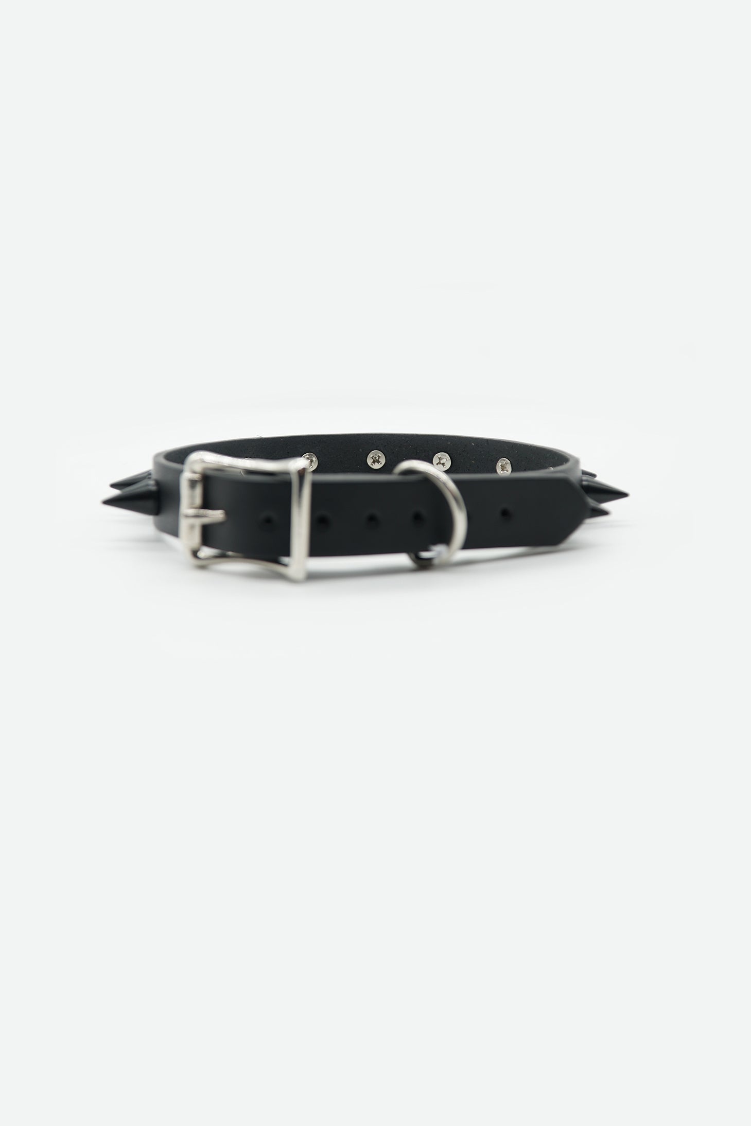 Black Mono Spike Choker - Gothic Punk Fashion Necklace for Women | Perfect for Concerts, Parties & Halloween Costumes
