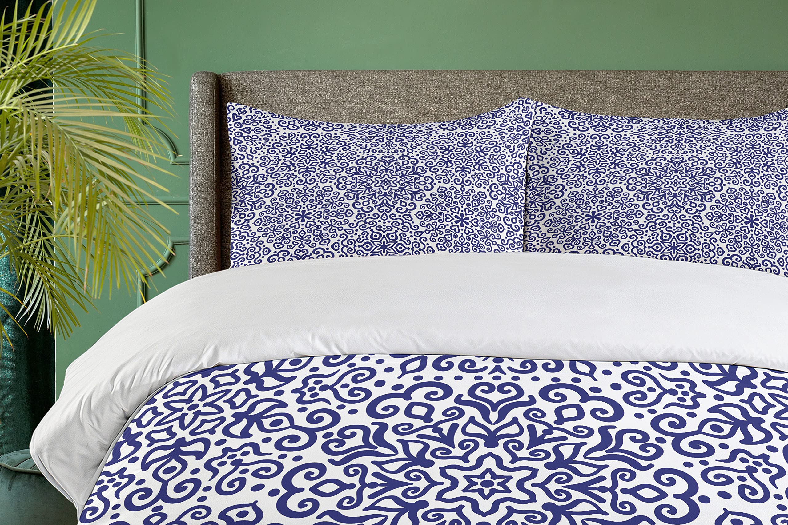 Ambesonne Indigo Mandala Duvet Cover Set - Trippy Floral Hearts Design on Plain Backdrop, 3-Piece California King Bedding Set with 2 Pillow Shams, Indigo & White - Perfect for Bohemian Bedroom Decor & Meditation Spaces