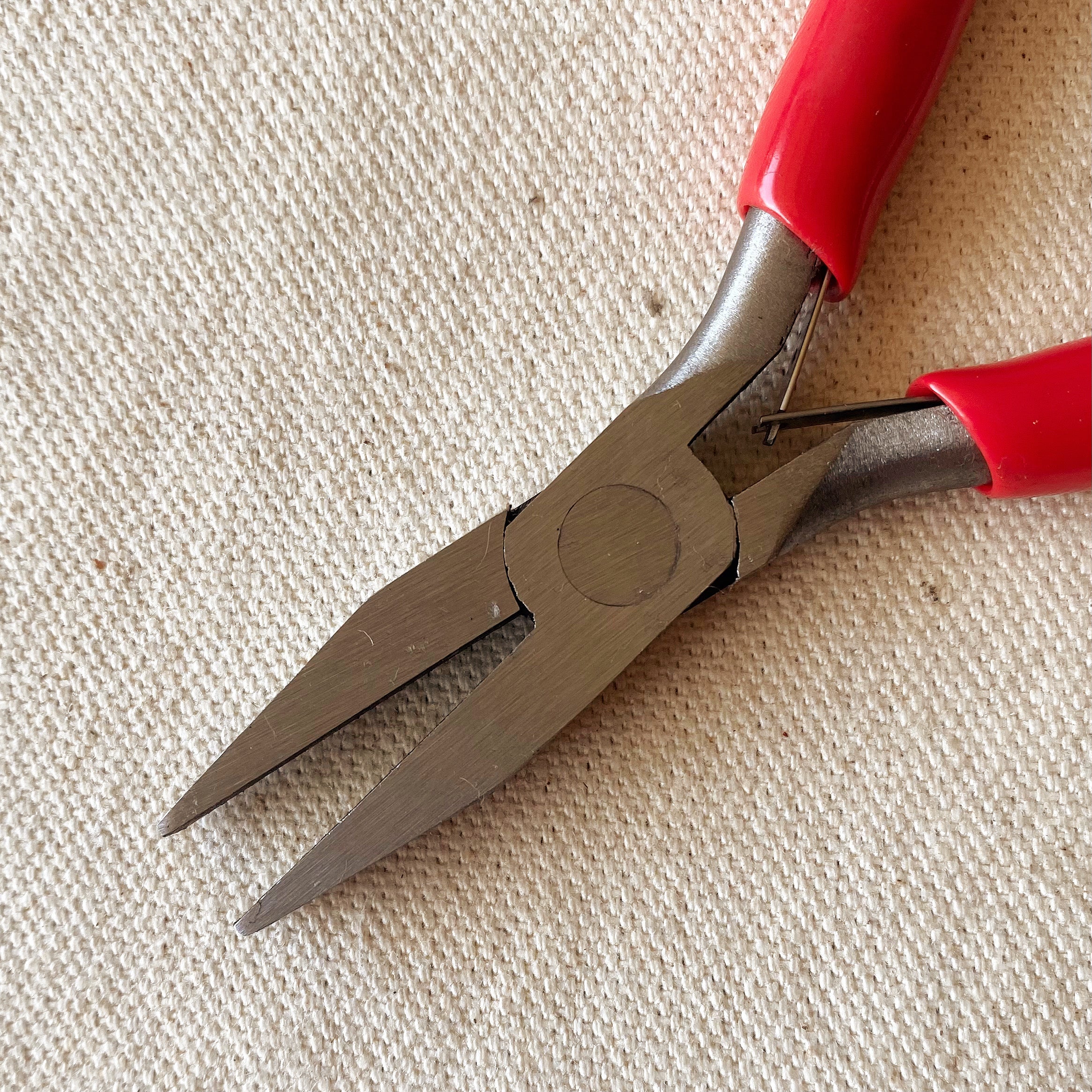 Flat Nose Pliers - 6 Inch Professional Needle Nose Pliers for Jewelry Making, Electronics, and DIY Crafts - Perfect for Wire Bending, Gripping, and Holding Small Objects
