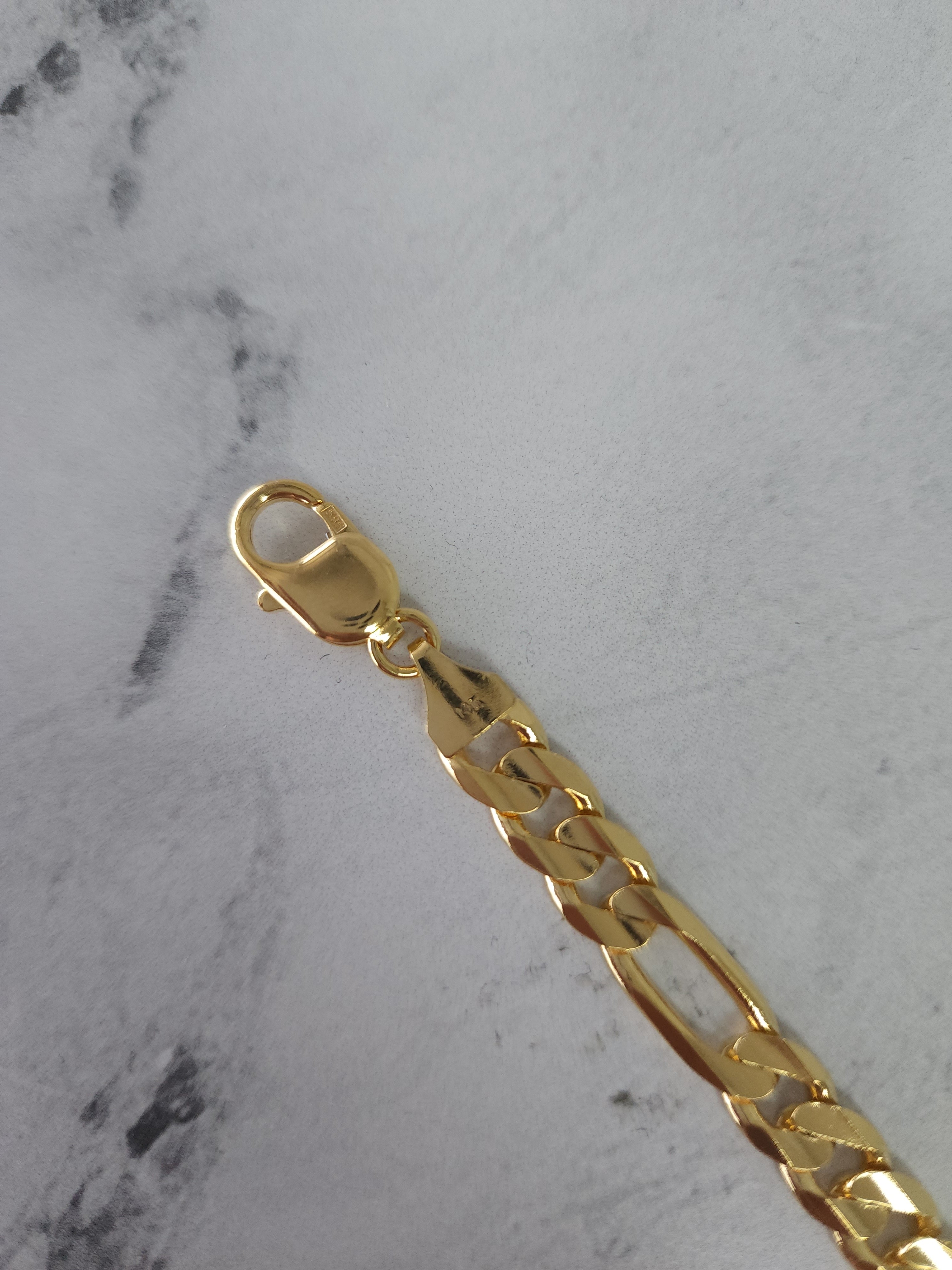 8MM Classic Figaro Chain Bracelet for Men & Women - Italian Gold Silver Stainless Steel Jewelry Gift for Birthday, Anniversary & Everyday Wear
