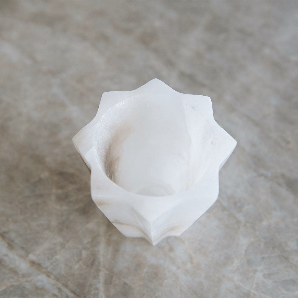 Elegant Fluted Alabaster Vase - Handcrafted Stone Vessel for Home Decor, Wedding Centerpieces & Luxury Gift Giving