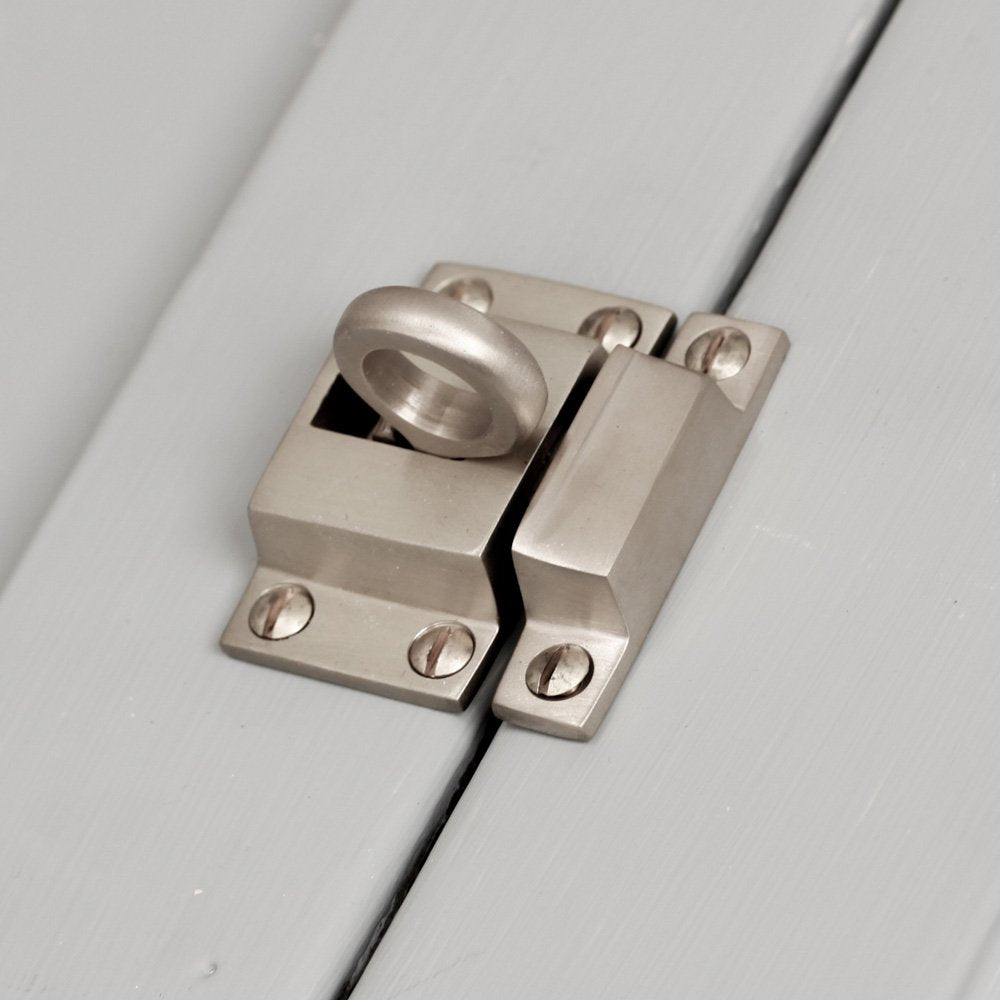 Satin Nickel Ring Catch - Elegant Jewelry Holder for Rings, Bracelets & Necklaces - Perfect for Bathroom, Bedroom & Travel Organization