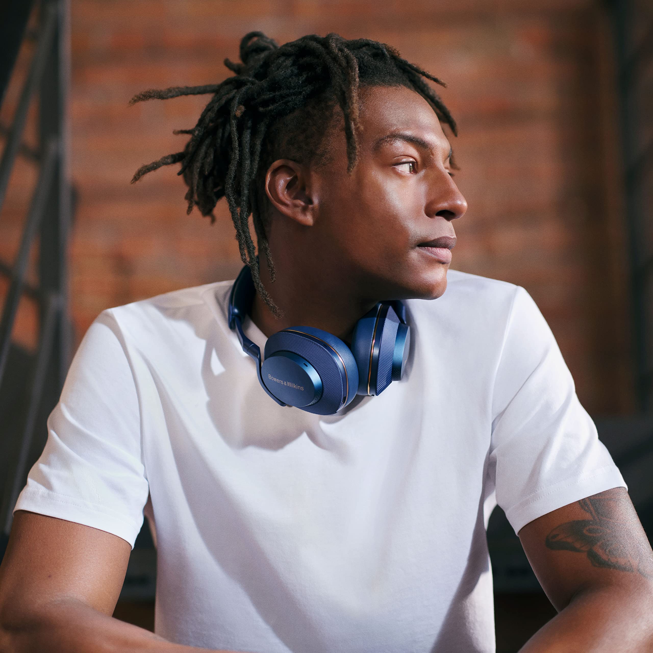 Bowers & Wilkins PX7 S2 Wireless Noise Cancelling Over-Ear Headphones with Bluetooth 5.0, 30-Hour Battery Life, Fast Charging & Built-in Mic - Blue | Premium Audio for Travel, Work & Home Entertainment