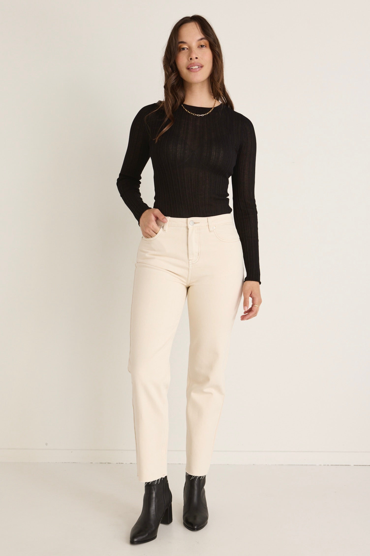 Amelia Ecru Mid Rise Slim Boyfriend Jeans for Women - Comfortable Stretch Denim Pants, Casual & Trendy Outfit for Everyday Wear, Date Night or Weekend Brunch