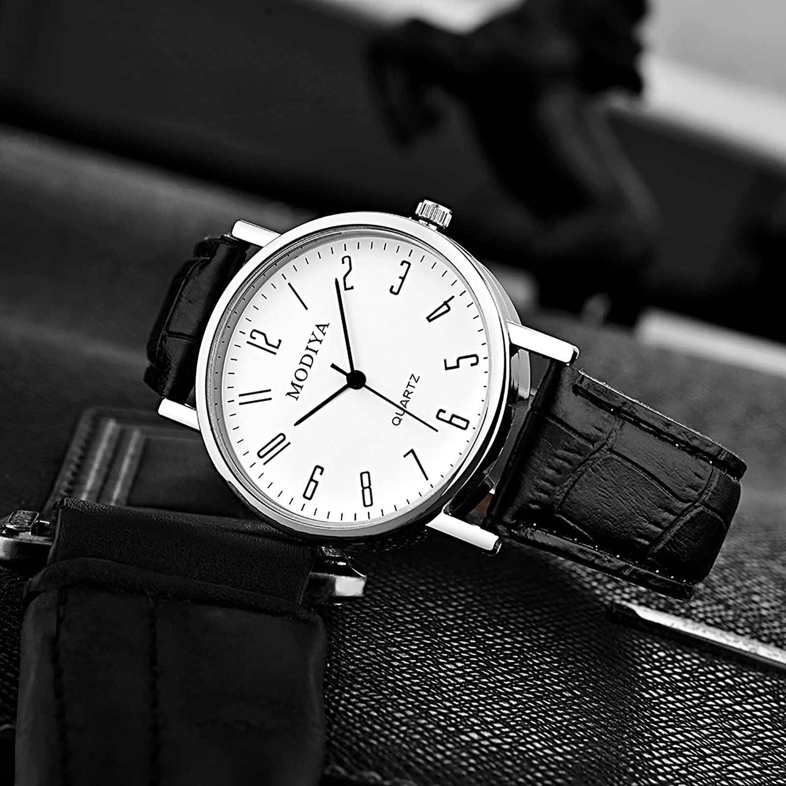 Classic Roman Numerals Leather Strap Men's Watch - Stylish Analog Dial, Trendy Gift for Him - Perfect for Business, Casual & Formal Occasions