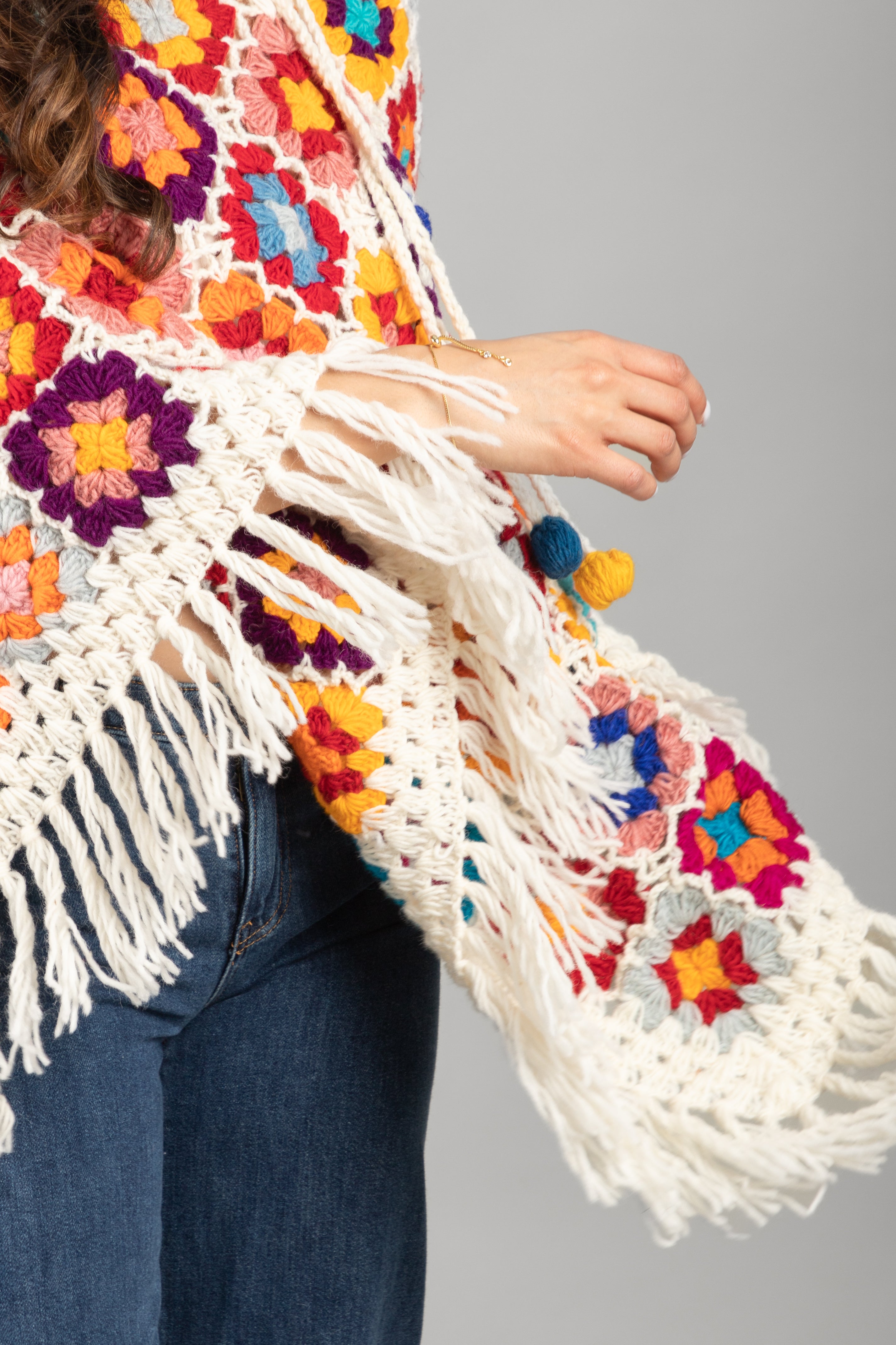 Stylish Crochet Fringe Sweater Poncho for Women - Boho Chic Knit Cardigan Wrap - Perfect for Fall Fashion, Beach Cover Up & Cozy Lounge Wear