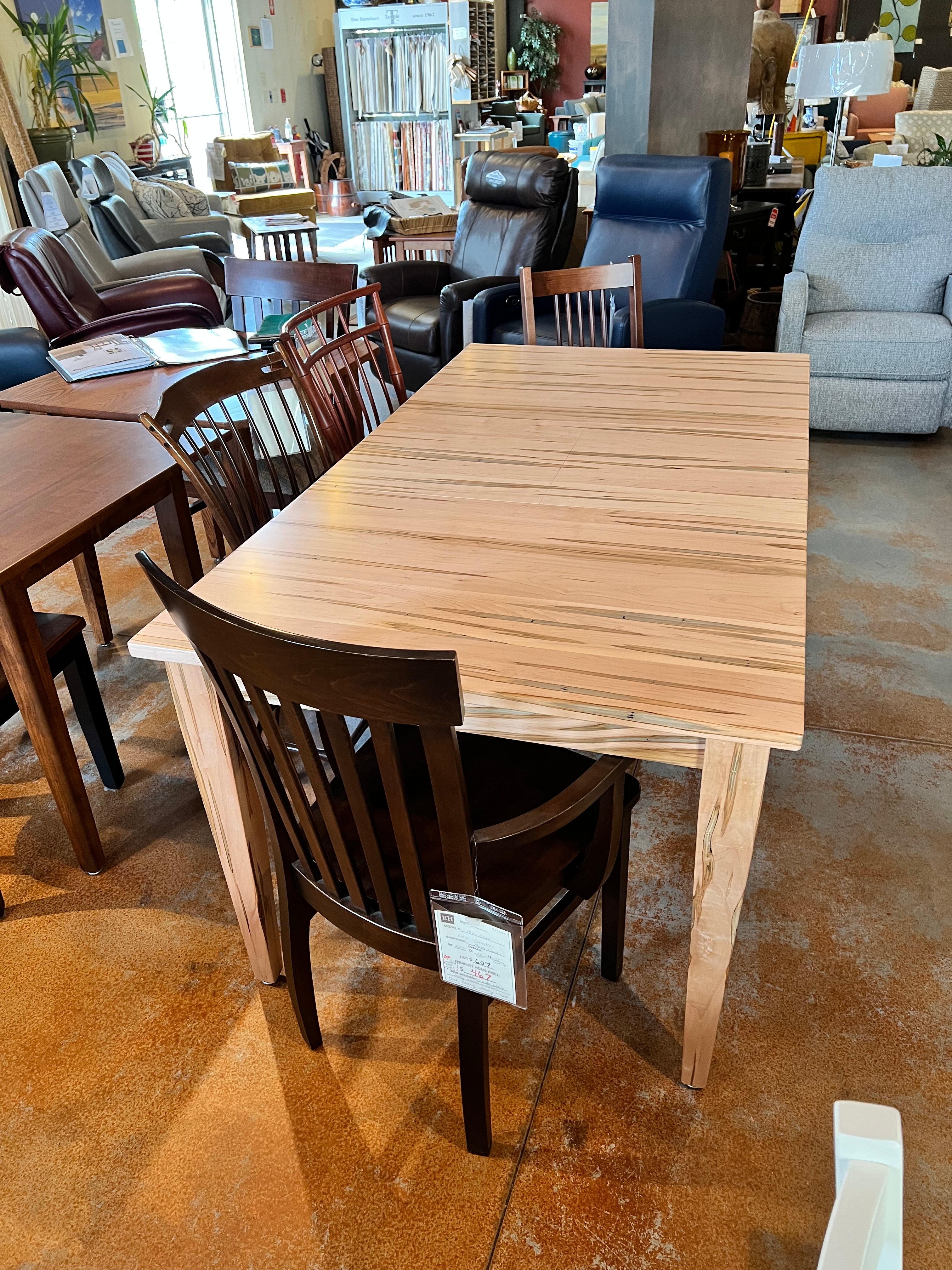 Premium Wormy Maple Butterfly Leaf Dining Table – Expandable & Stylish for Small Spaces | Perfect for Dining Rooms, Kitchens, and Entertaining