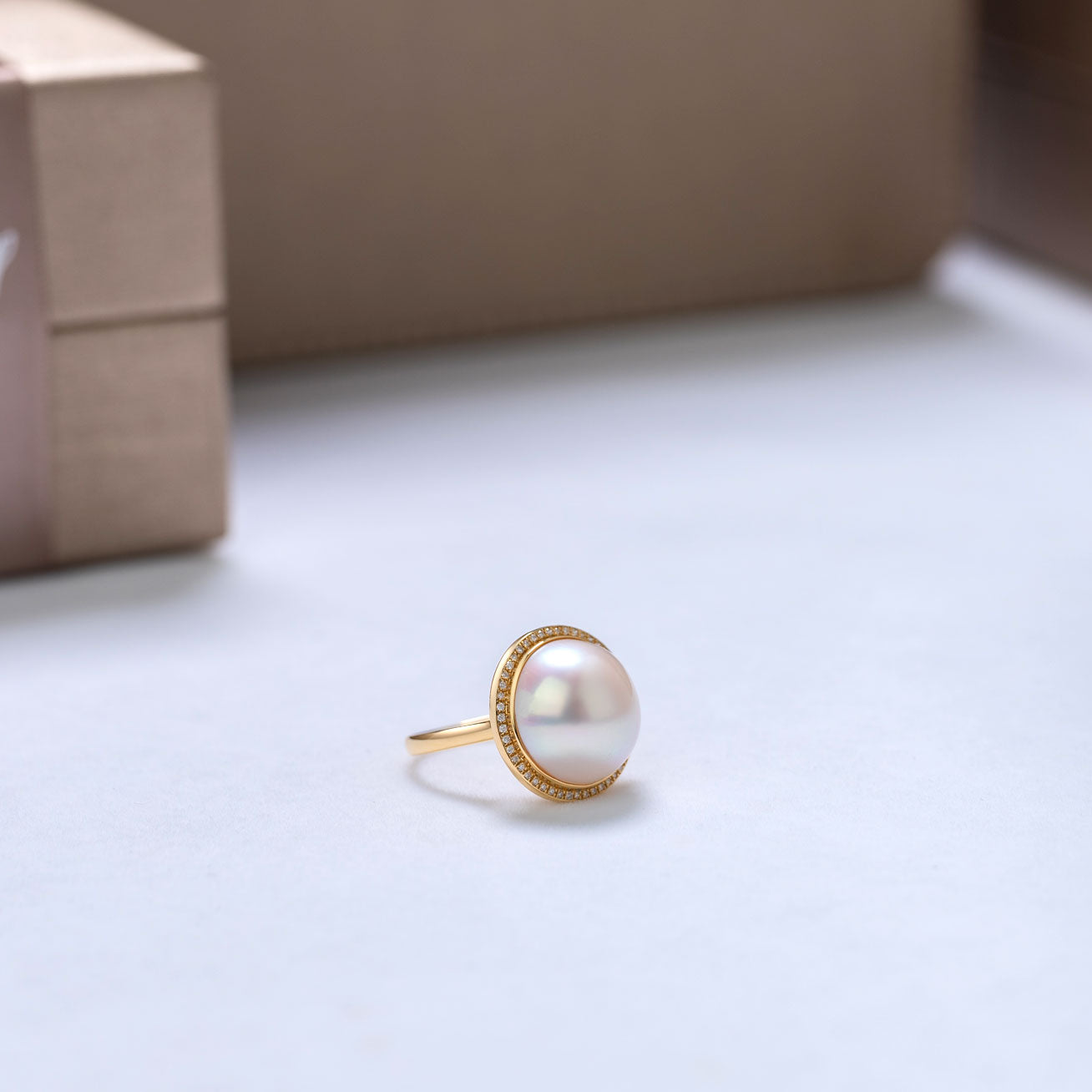 18K Gold Diamond & Edison Pearl Ring KR00057 - Elegant Jewelry for Weddings, Anniversaries & Special Occasions