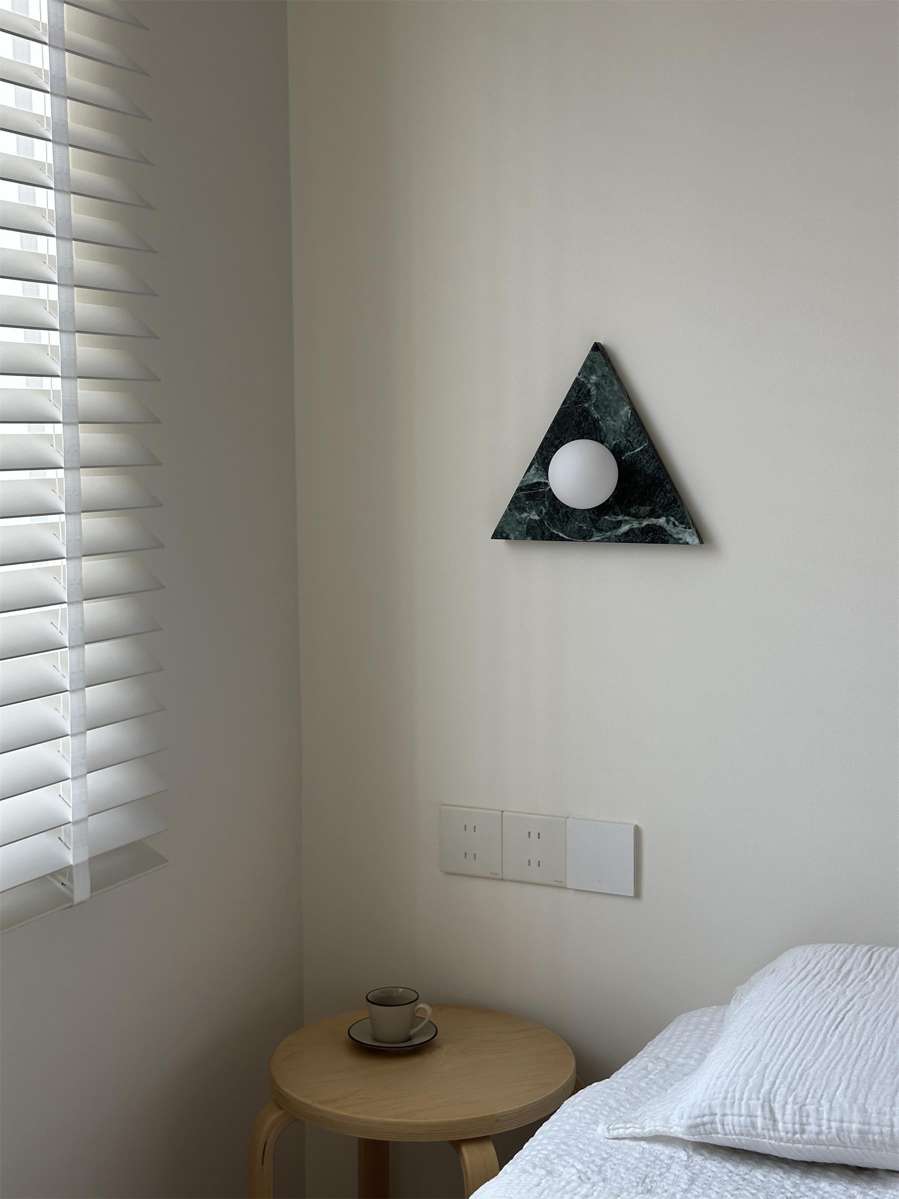 Modern Bermuda Wall Lamp - Sleek LED Sconce Lighting for Bedroom, Living Room & Hallway - Energy Efficient Indoor Wall Light Fixture (Black/White) - Perfect for Ambient, Accent & Decorative Lighting