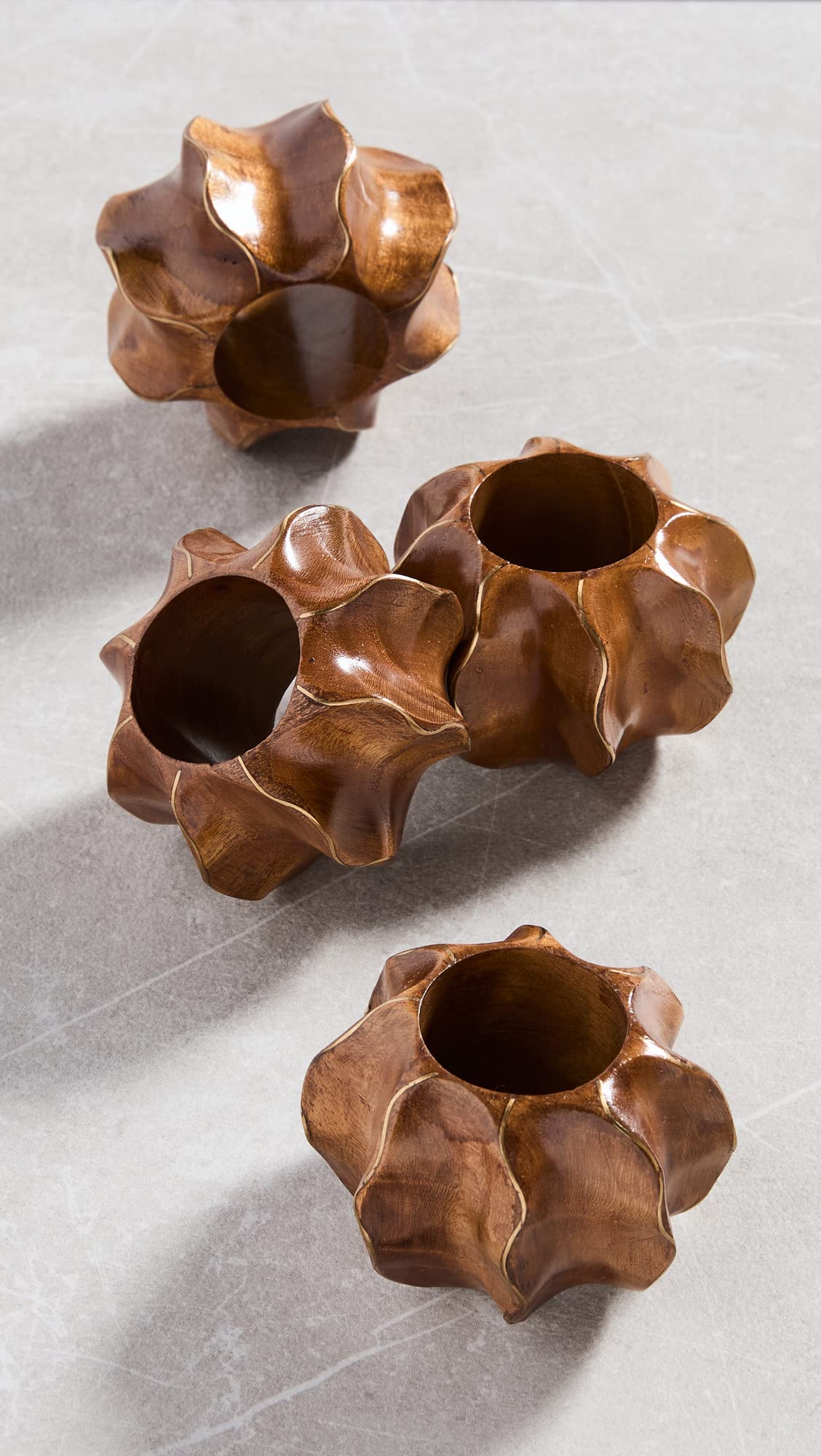 Kim Seybert Women's Set of 4 Elegant Twist Napkin Rings - Premium Tableware for Dinner Parties, Weddings & Holiday Decor
