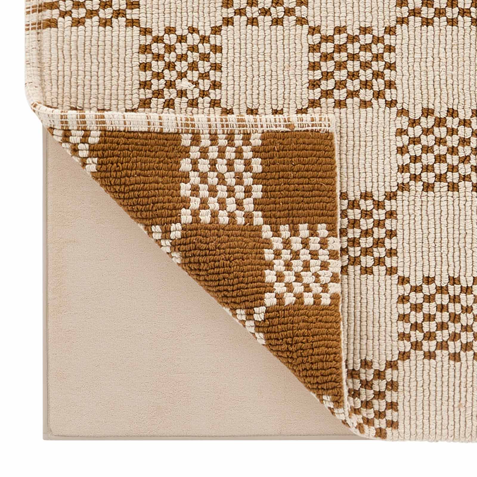 Soft Non-Slip Bathroom Rug with Checkered Pattern - Absorbent, Quick-Dry Shower Mat for Bathroom Floor Safety & Comfort - Perfect for Bathroom, Shower, and Vanity Areas