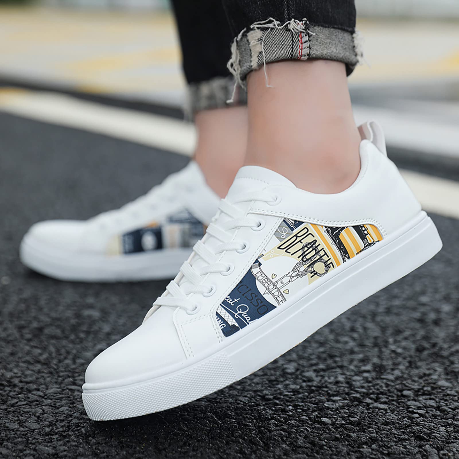 **IQYU Men's Retro Skate Shoes - Lightweight Flat Casual Sneakers for Outdoor, Motorcycle & Streetwear Style - Trendy White Small Size 39 for Men**