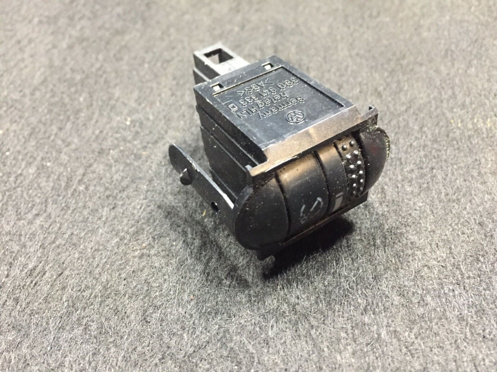 2002 2003 2004 2005 Volkswagen Passat Headlight Dimmer Switch 3B0941333D OEM Replacement Part - Perfect for Night Driving & Foggy Conditions