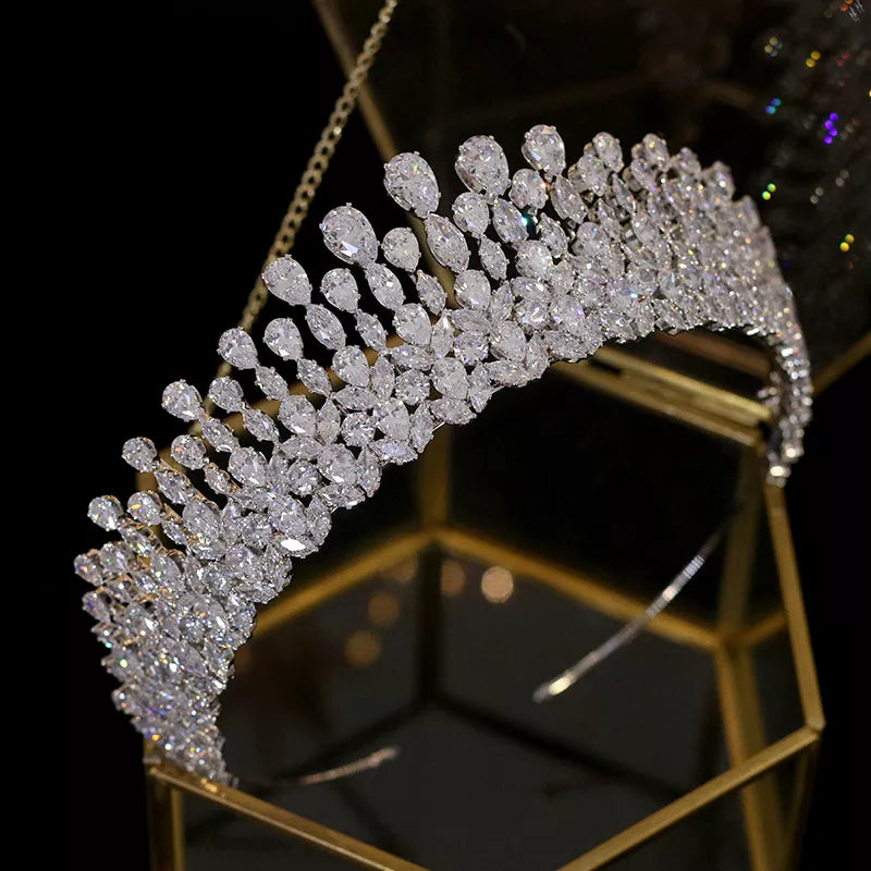 Sparkling Crystal Bridal Tiara Headpiece - Elegant Wedding Hair Accessory for Bride, Prom, and Special Occasions