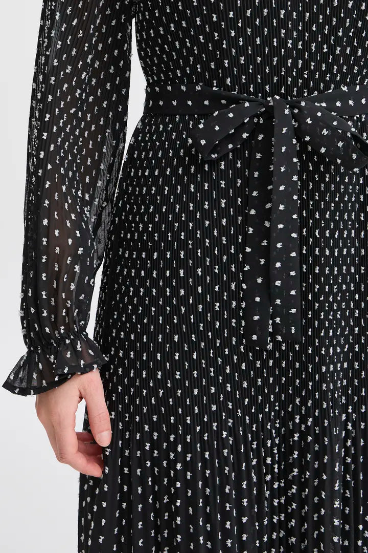 Stylish Nelly Dress in Black & White - Perfect for Casual Outings, Office Wear & Evening Events