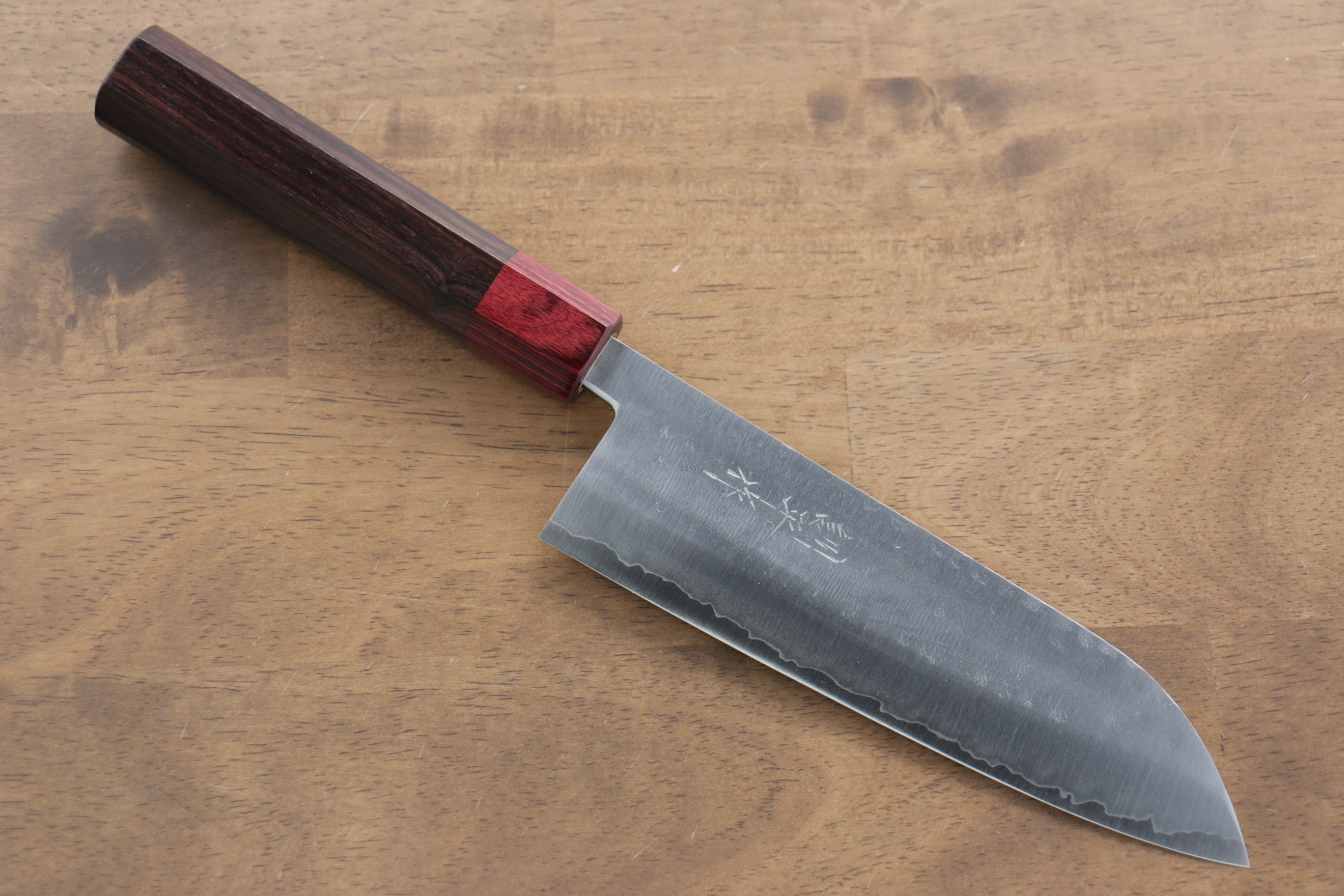 Kunihira VG1 Hammered Santoku Knife 170mm - Japanese Kitchen Knife with Red Pakka Wood Handle - Perfect for Slicing, Dicing & Chopping Vegetables, Meat & Fish