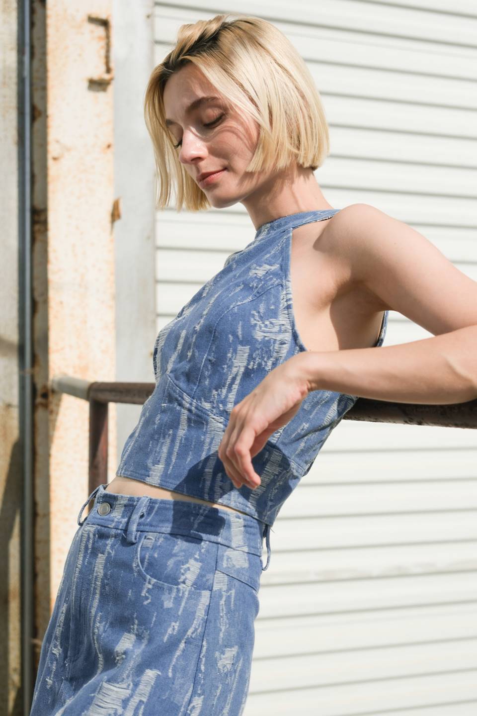 Stylish Denim Crop Top for Women - Trendy & Comfortable Summer Fashion - Perfect for Casual Outings & Beach Vacations