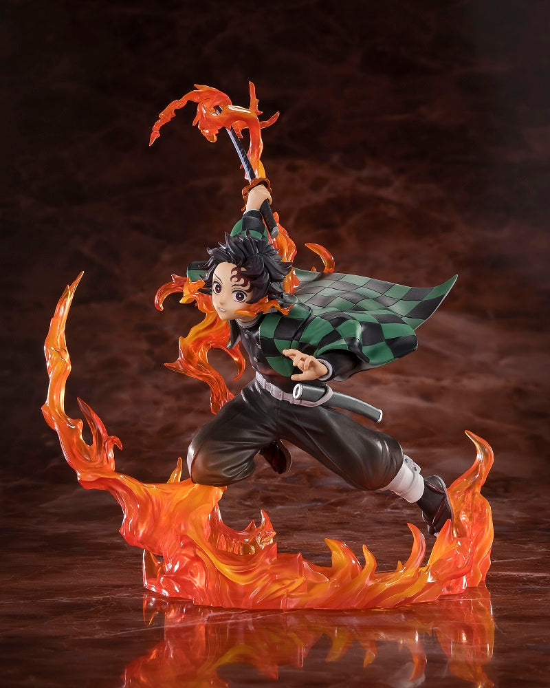 Figuarts Zero Demon Slayer: Kimetsu no Yaiba Tanjiro Kamado Statue with Kyojuro Rengoku's Sword Guard - Anime Collectible Figure for Display & Gift